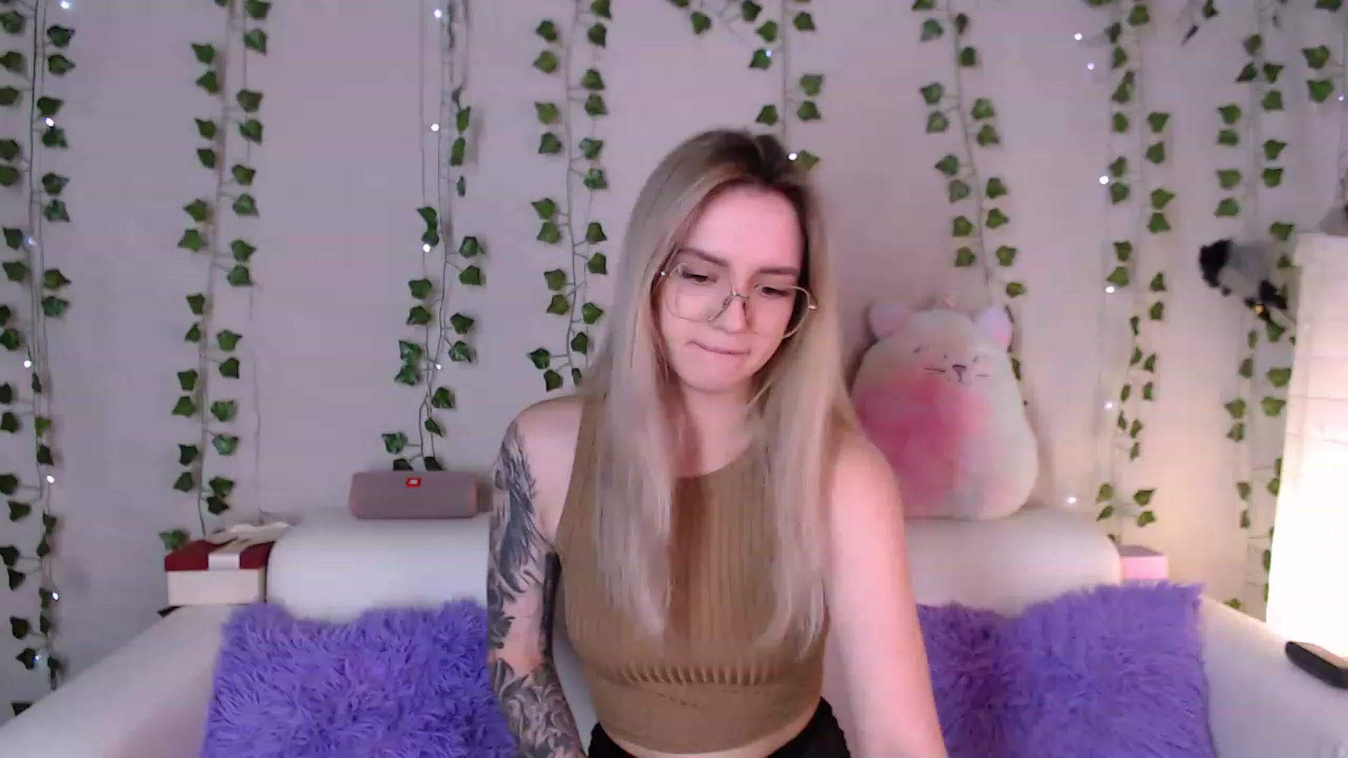 Gallery image thumbnail from sonia_moon's myfreecams stream on, 01/23/2023, 02:05 image 12 of 20