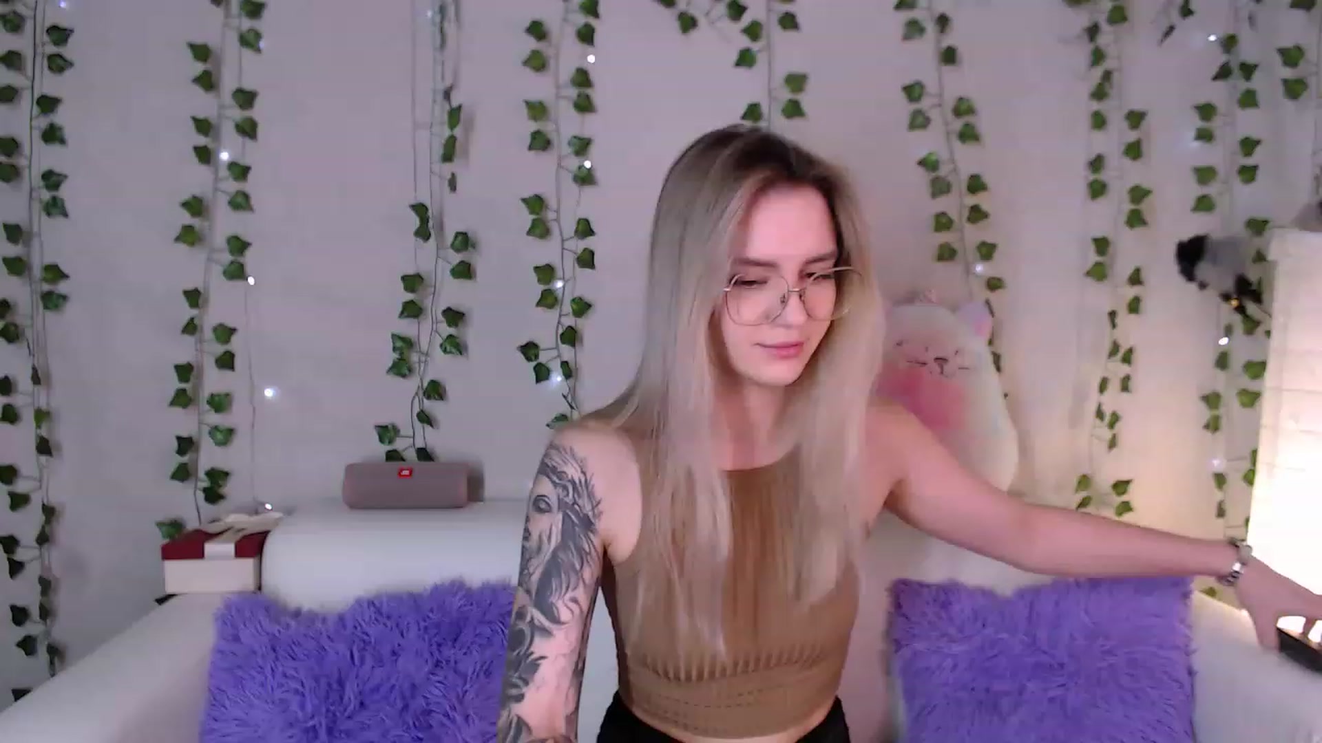 Gallery image thumbnail from sonia_moon's myfreecams stream on, 01/23/2023, 02:05 image 4 of 20