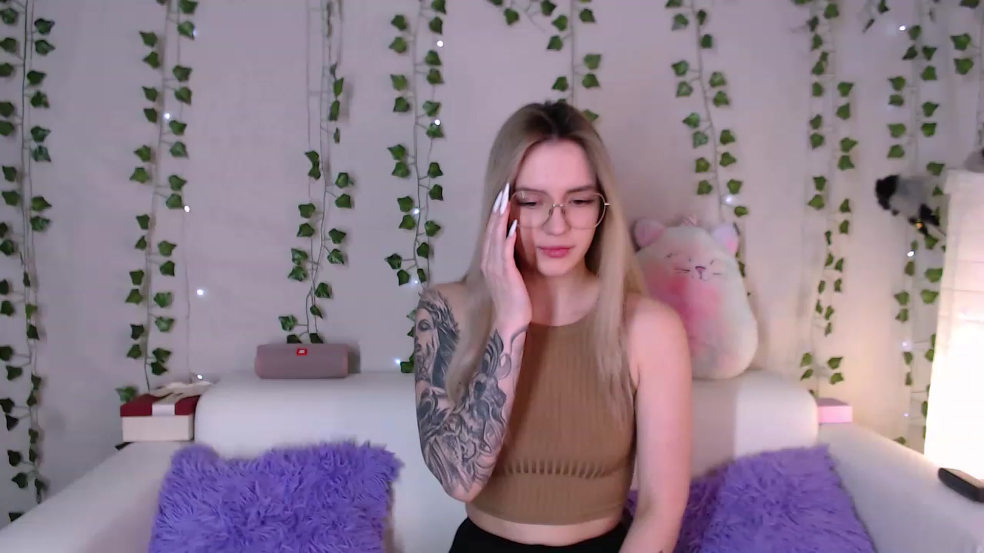 Gallery image thumbnail from sonia_moon's myfreecams stream on, 01/23/2023, 02:05 image 20 of 20