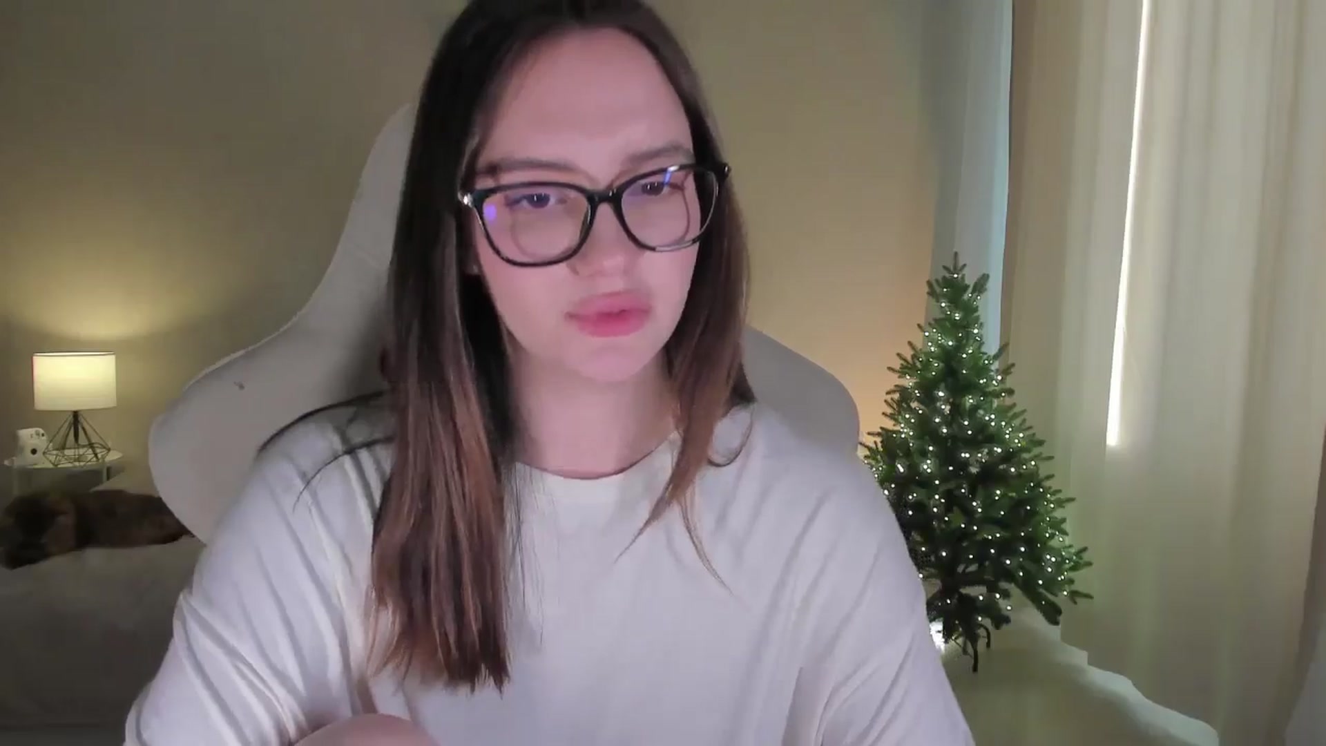 Gallery image thumbnail from sonia_moon's myfreecams stream on, 12/25/2024, 05:02 image 9 of 20