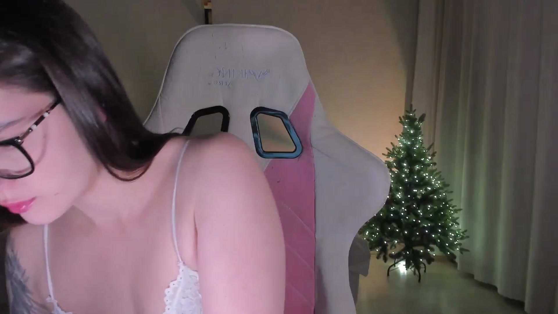 Gallery image thumbnail from sonia_moon's myfreecams stream on, 12/26/2024, 01:52 image 12 of 20