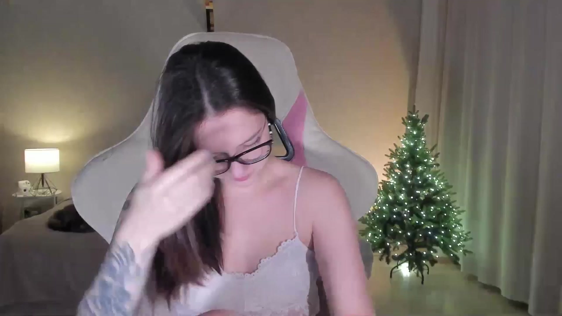 Gallery image thumbnail from sonia_moon's myfreecams stream on, 12/26/2024, 01:52 image 1 of 20