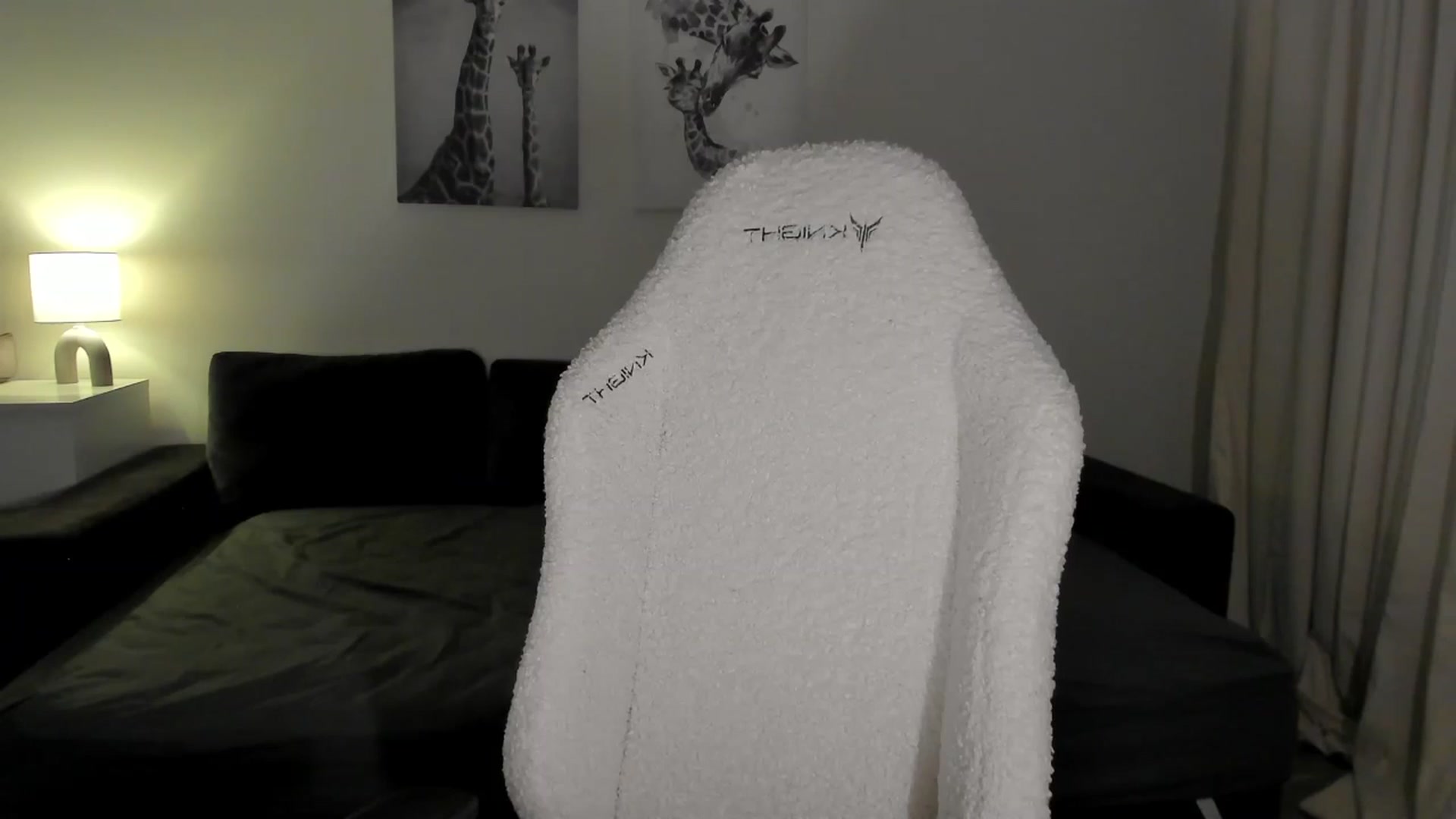 Gallery image thumbnail from sonia_moon's myfreecams stream on, 03/03/2025, 03:25 image 2 of 20
