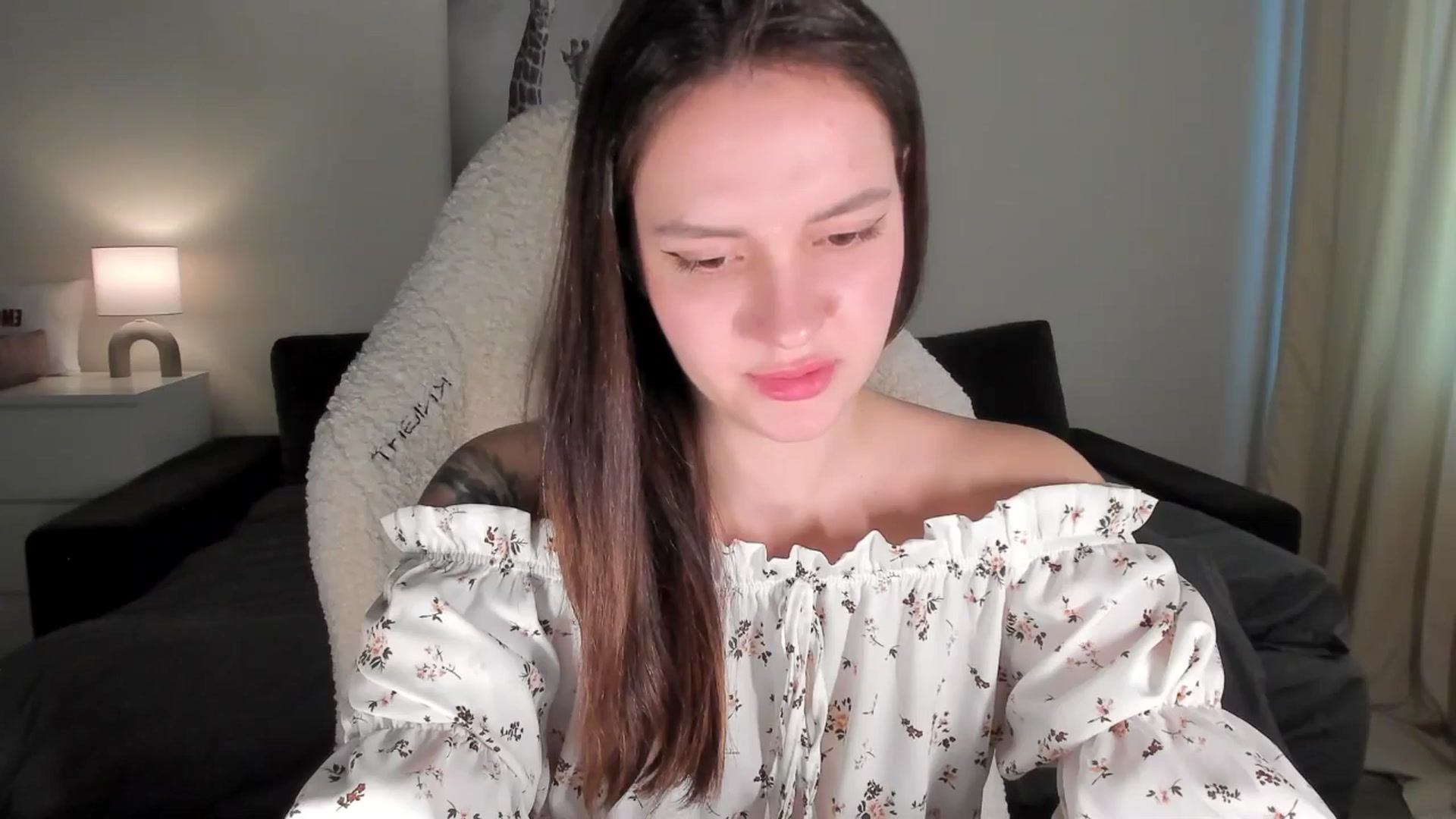 Gallery image thumbnail from sonia_moon's myfreecams stream on, 03/12/2025, 06:23 image 6 of 20