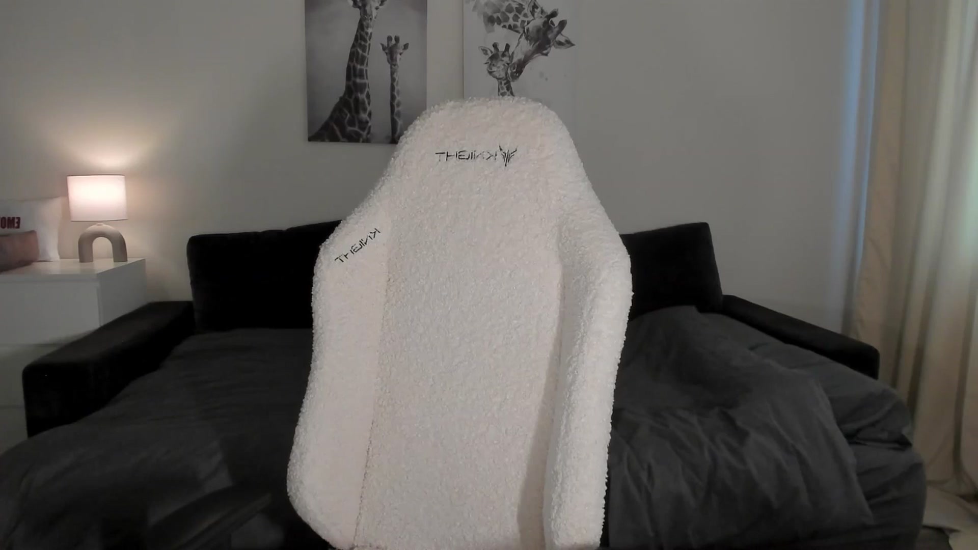 Gallery image thumbnail from sonia_moon's myfreecams stream on, 03/12/2025, 06:23 image 2 of 20