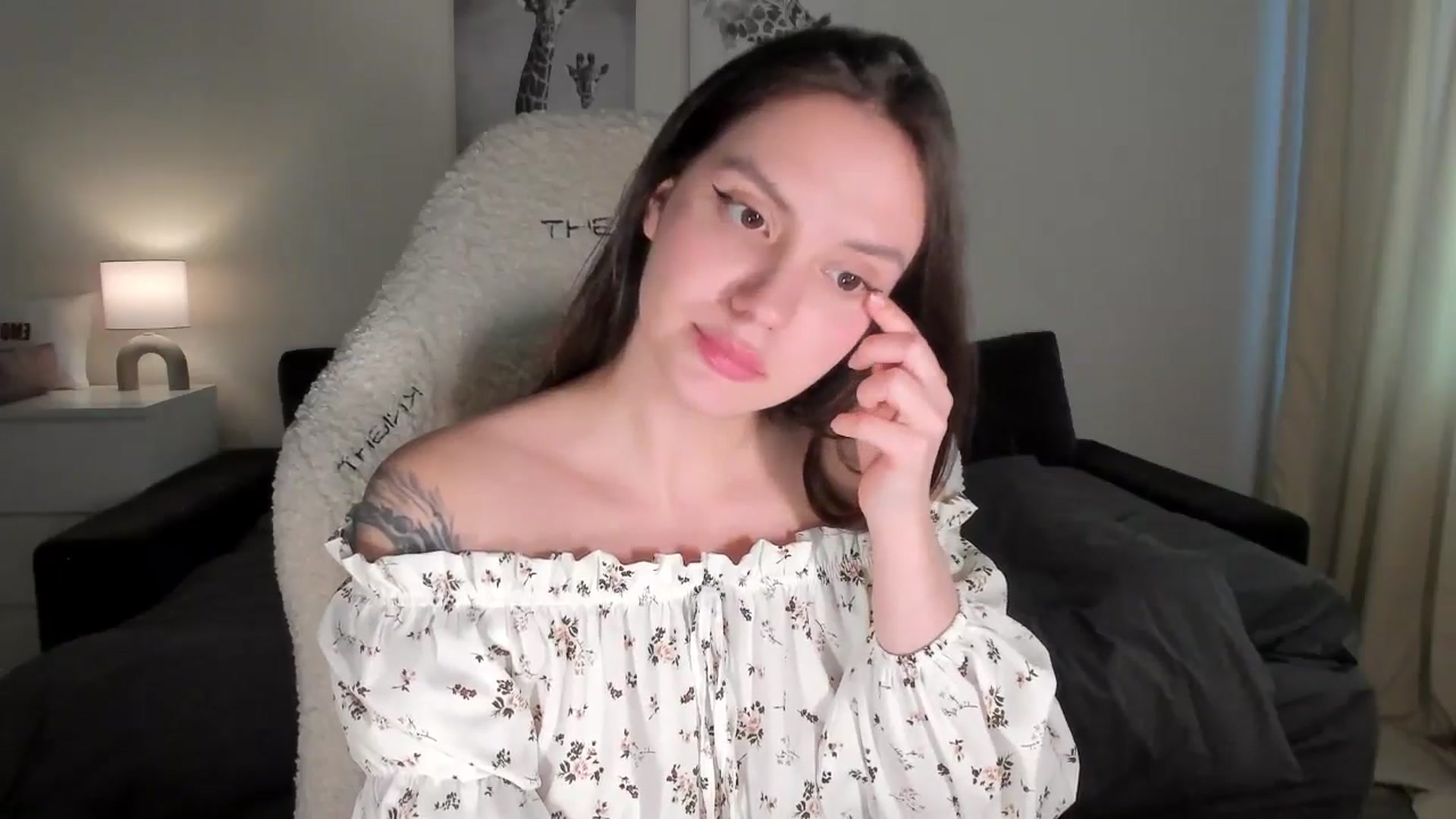 Gallery image thumbnail from sonia_moon's myfreecams stream on, 03/12/2025, 06:23 image 3 of 20