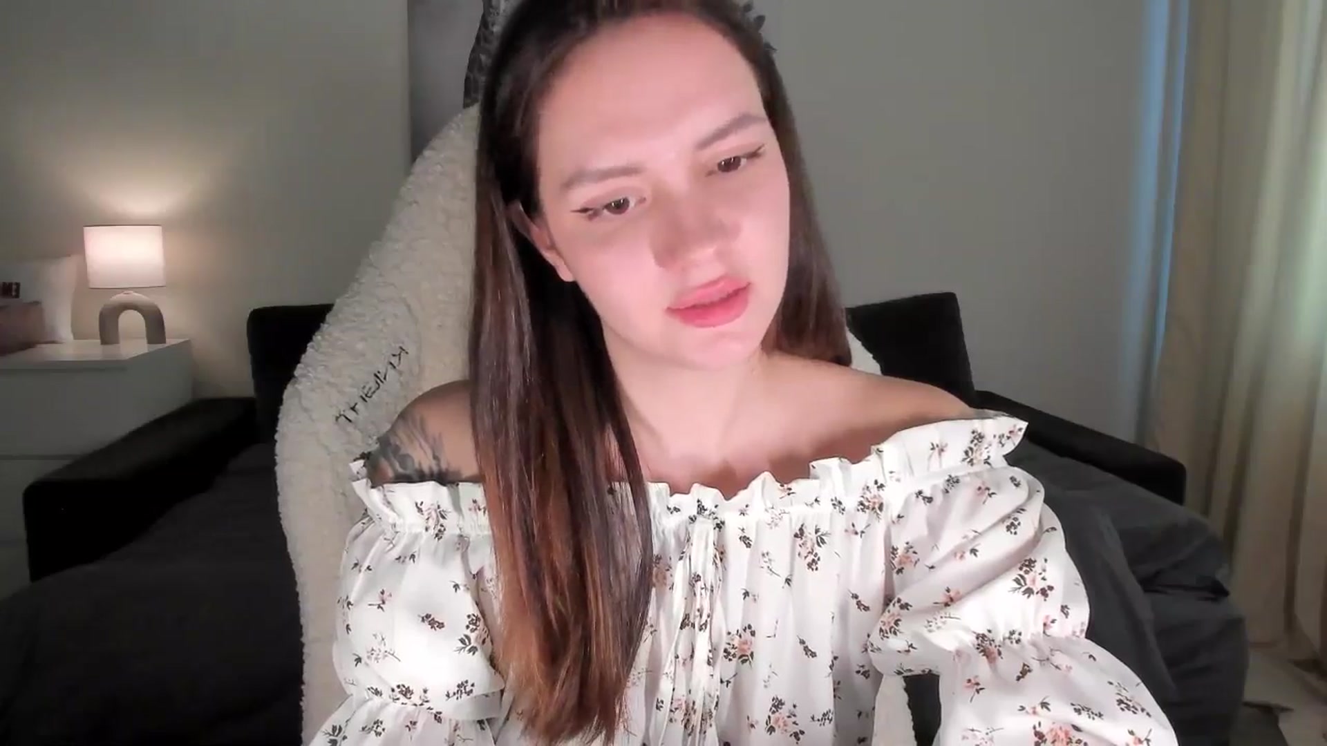 Gallery image thumbnail from sonia_moon's myfreecams stream on, 03/12/2025, 06:23 image 14 of 20