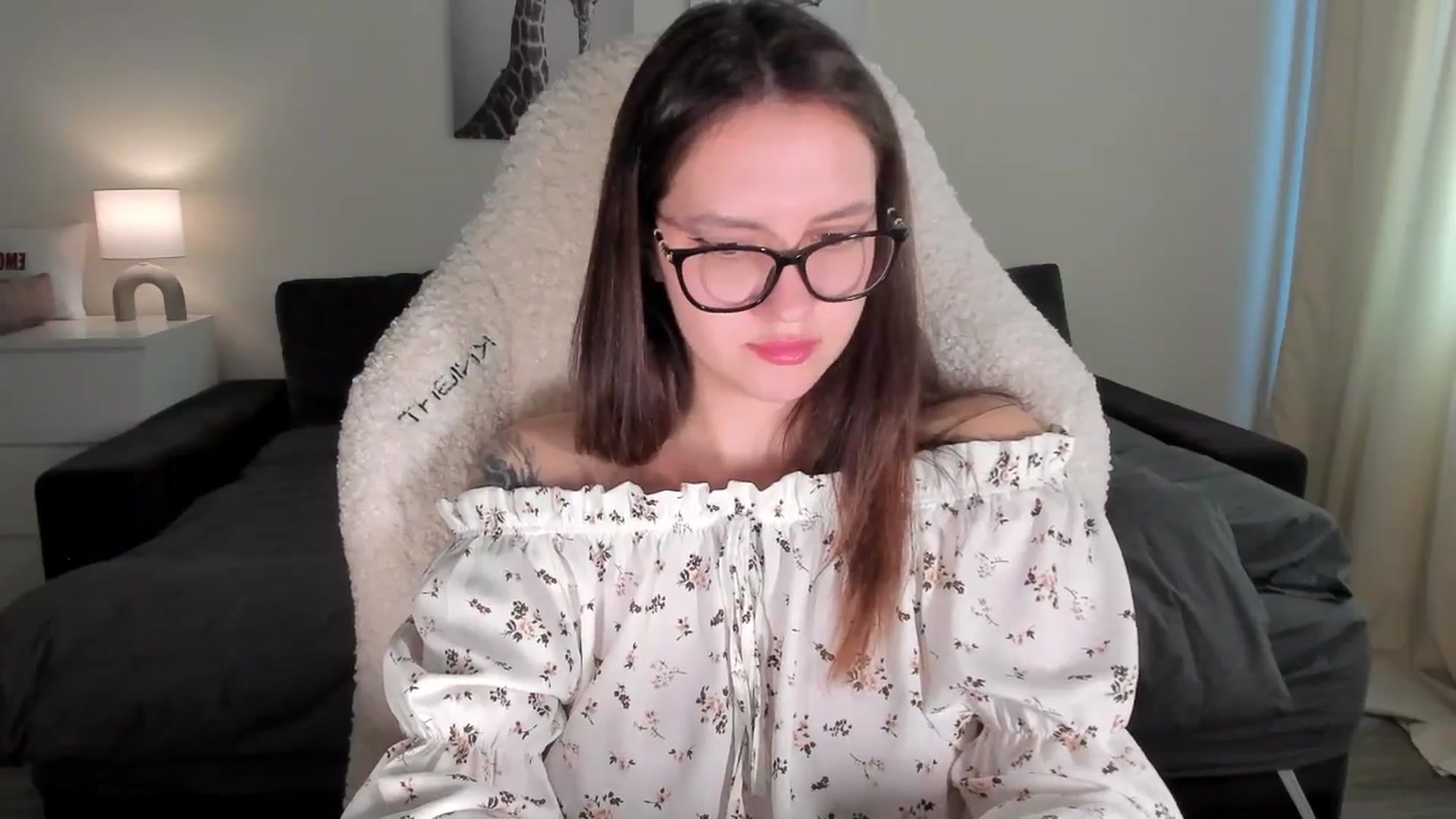 Gallery image thumbnail from sonia_moon's myfreecams stream on, 03/12/2025, 07:16 image 16 of 20