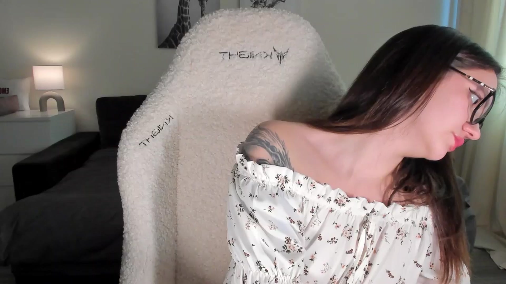 Gallery image thumbnail from sonia_moon's myfreecams stream on, 03/12/2025, 07:16 image 15 of 20