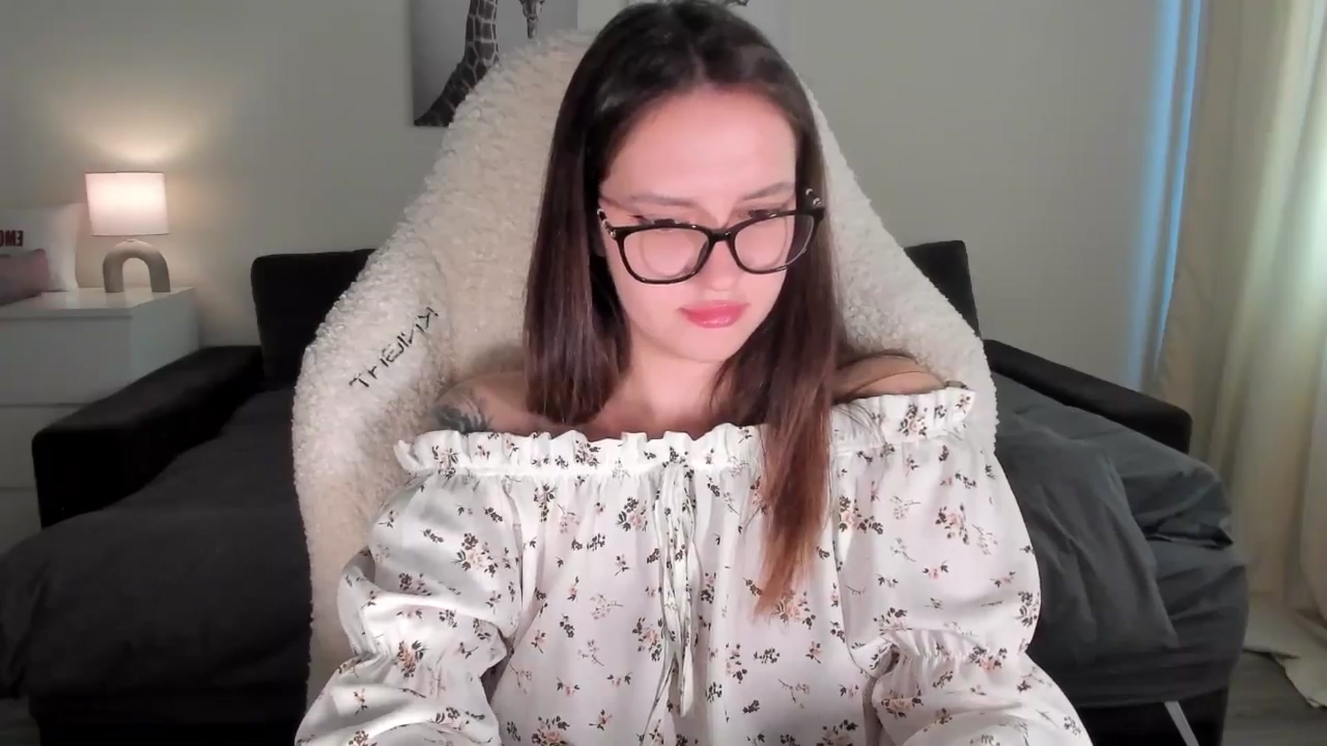 Gallery image thumbnail from sonia_moon's myfreecams stream on, 03/12/2025, 07:16 image 17 of 20