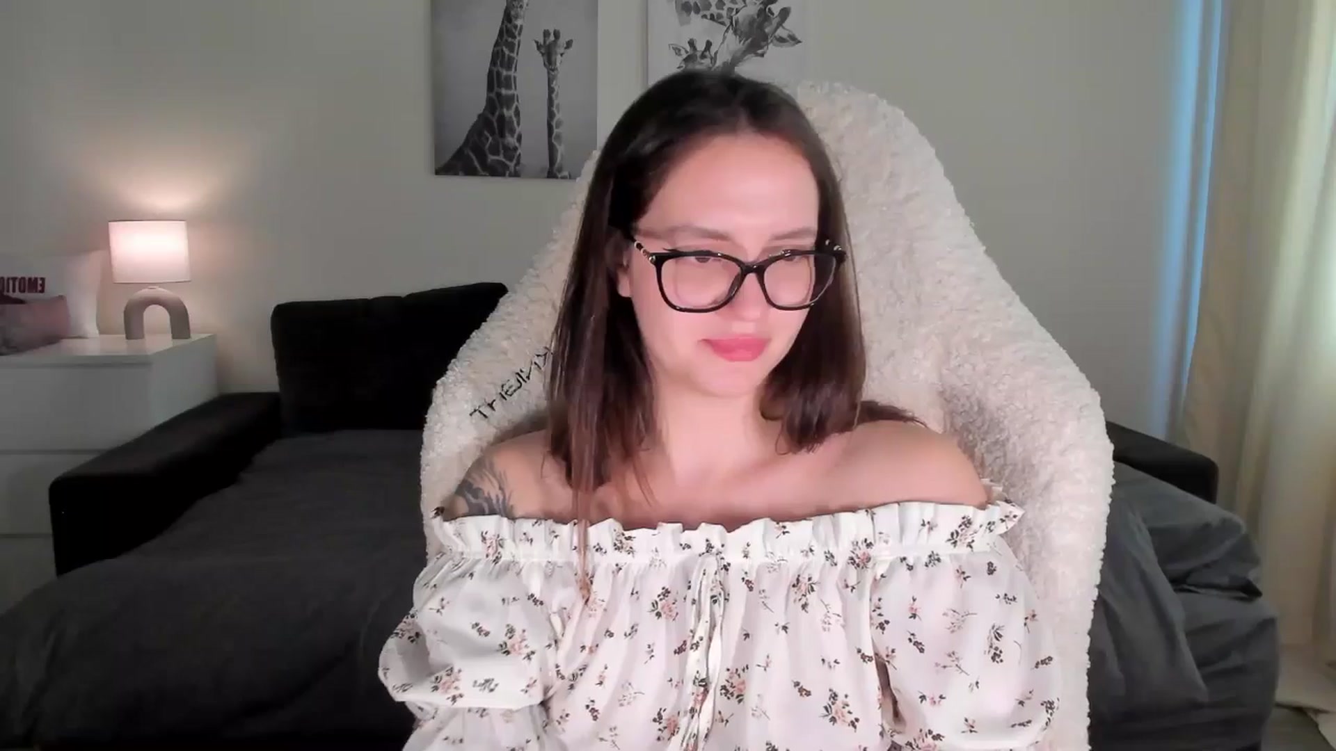 Gallery image thumbnail from sonia_moon's myfreecams stream on, 03/12/2025, 07:55 image 12 of 20