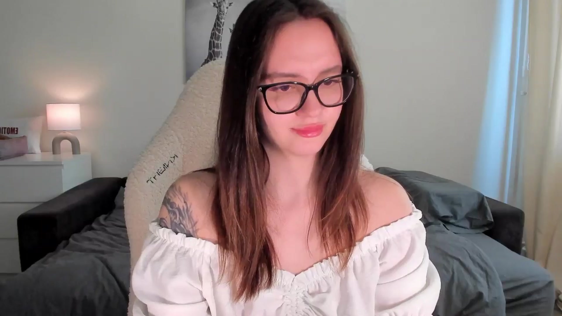 Gallery image thumbnail from sonia_moon's myfreecams stream on, 03/17/2025, 06:34 image 10 of 20