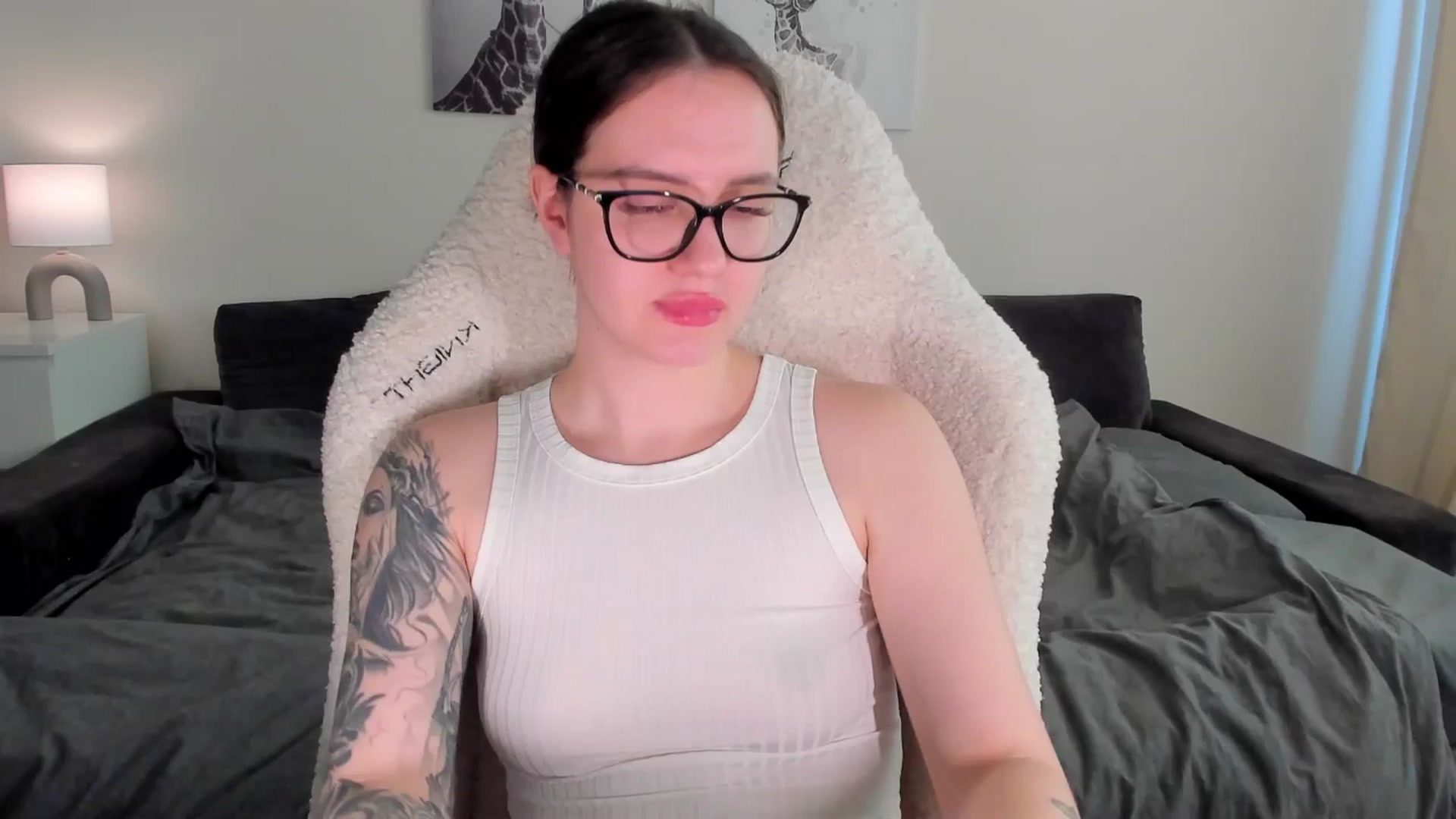 Gallery image thumbnail from sonia_moon's myfreecams stream on, 03/24/2025, 06:19 image 17 of 20