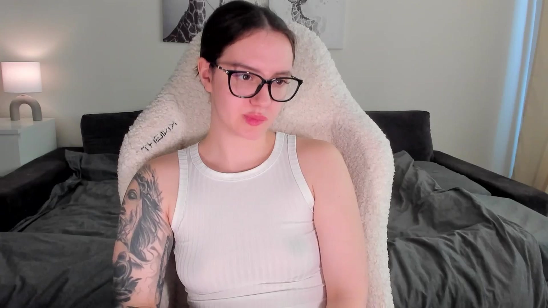 Gallery image thumbnail from sonia_moon's myfreecams stream on, 03/24/2025, 06:19 image 14 of 20