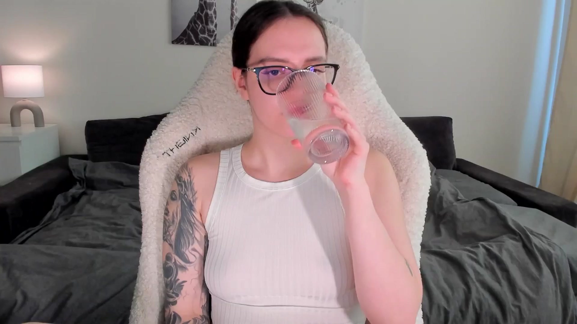 Gallery image thumbnail from sonia_moon's myfreecams stream on, 03/24/2025, 06:19 image 15 of 20