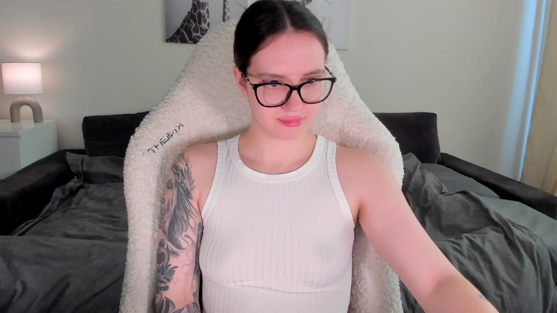 Gallery image thumbnail from sonia_moon's myfreecams stream on, 03/24/2025, 06:19 image 19 of 20