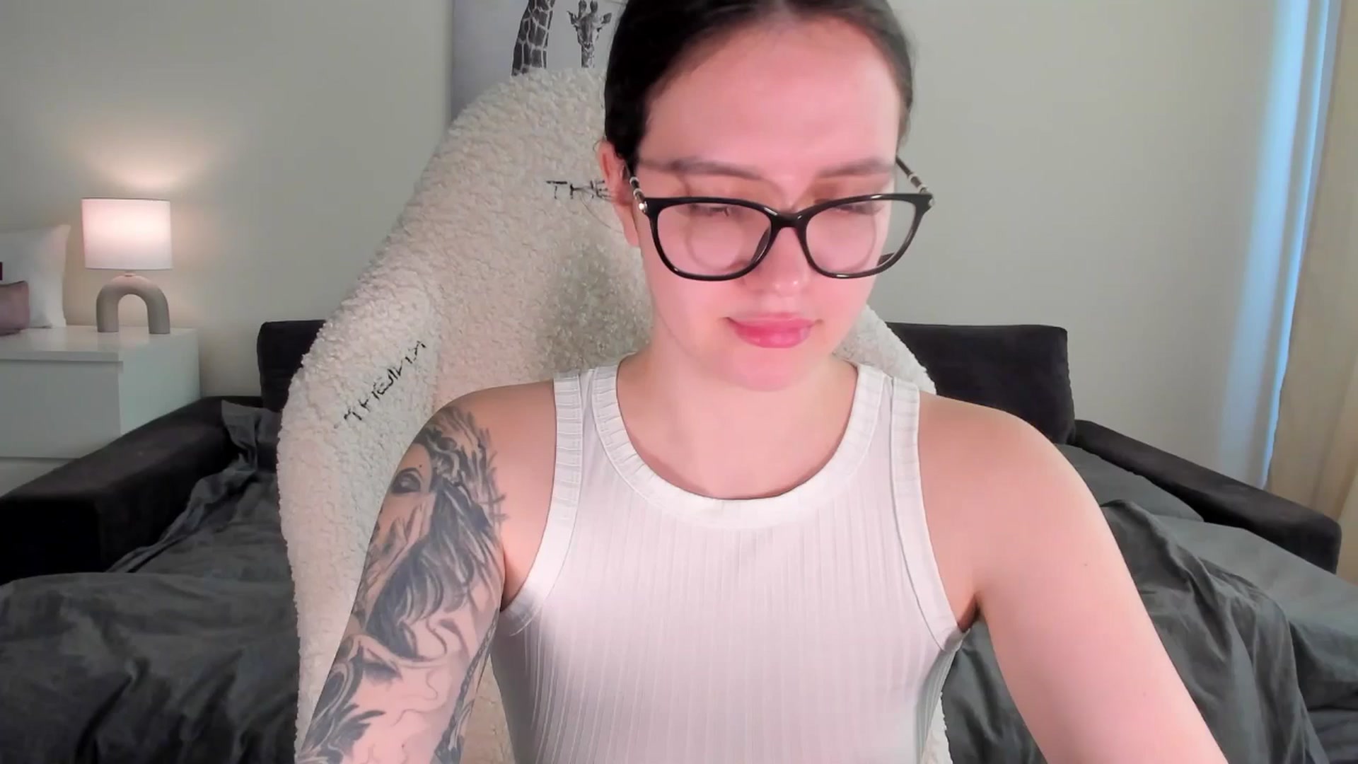 Gallery image thumbnail from sonia_moon's myfreecams stream on, 03/24/2025, 06:46 image 4 of 20