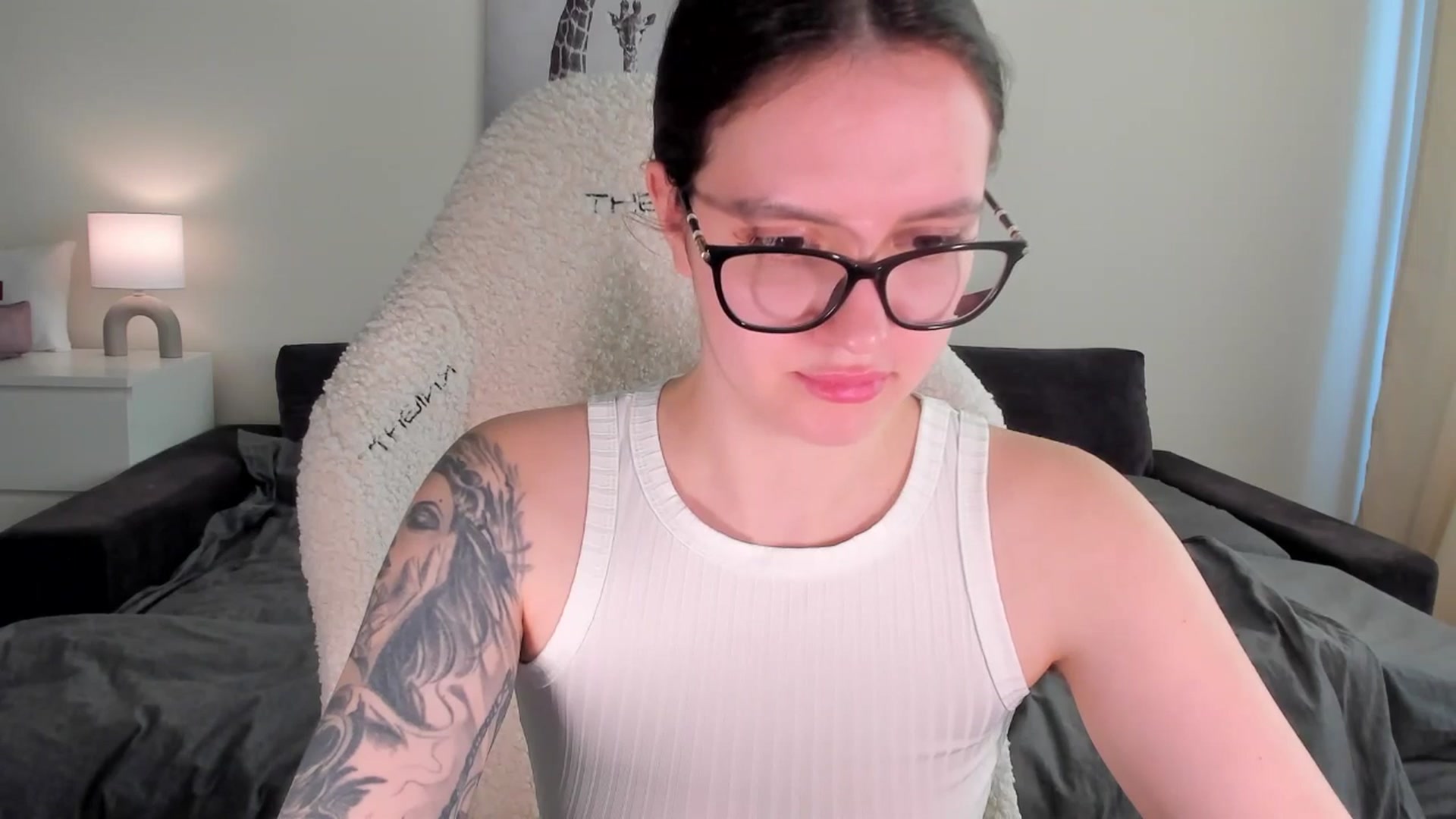 Gallery image thumbnail from sonia_moon's myfreecams stream on, 03/24/2025, 06:46 image 10 of 20