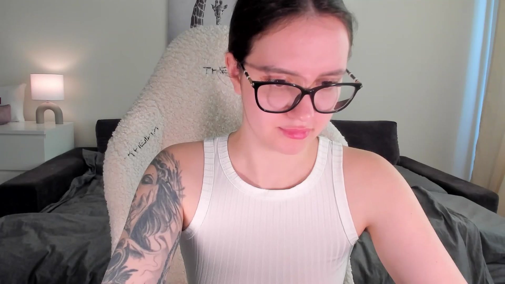 Gallery image thumbnail from sonia_moon's myfreecams stream on, 03/24/2025, 06:46 image 8 of 20