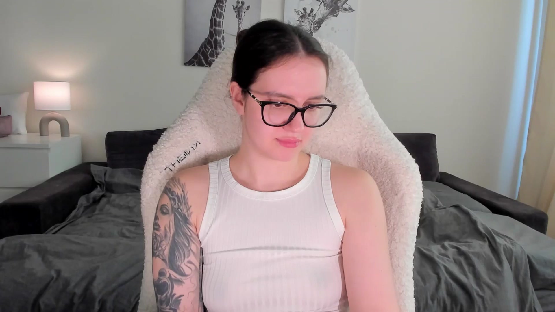 Gallery image thumbnail from sonia_moon's myfreecams stream on, 03/24/2025, 06:46 image 18 of 20