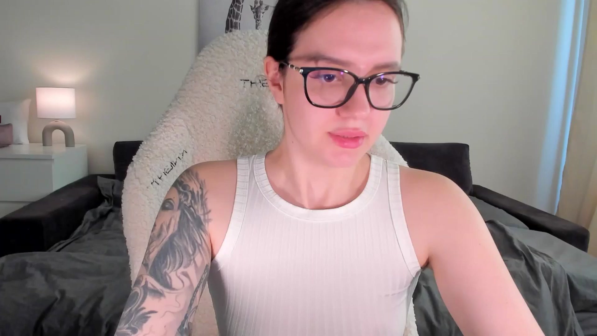 Gallery image thumbnail from sonia_moon's myfreecams stream on, 03/24/2025, 06:46 image 1 of 20