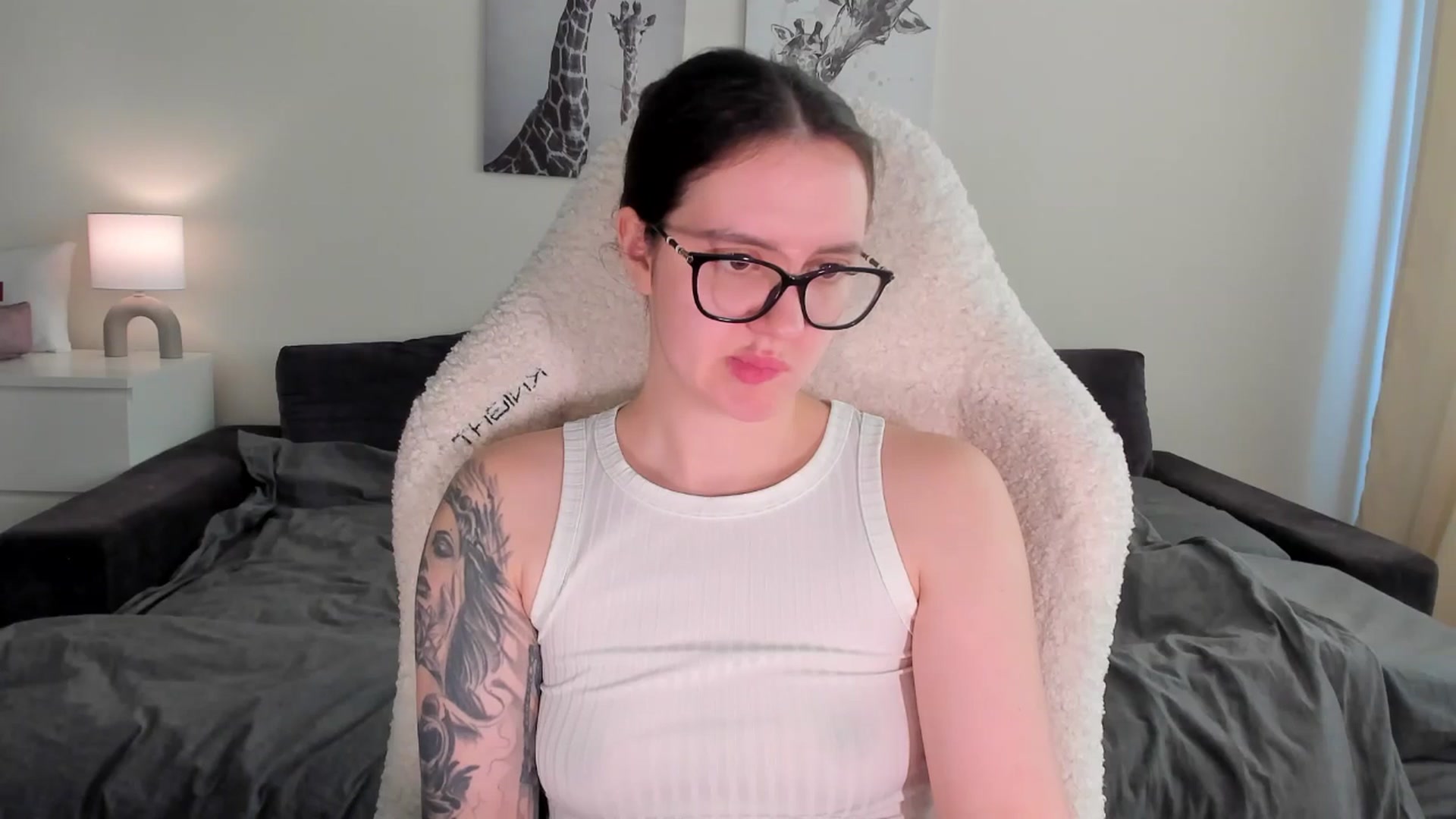 Gallery image thumbnail from sonia_moon's myfreecams stream on, 03/24/2025, 06:46 image 17 of 20