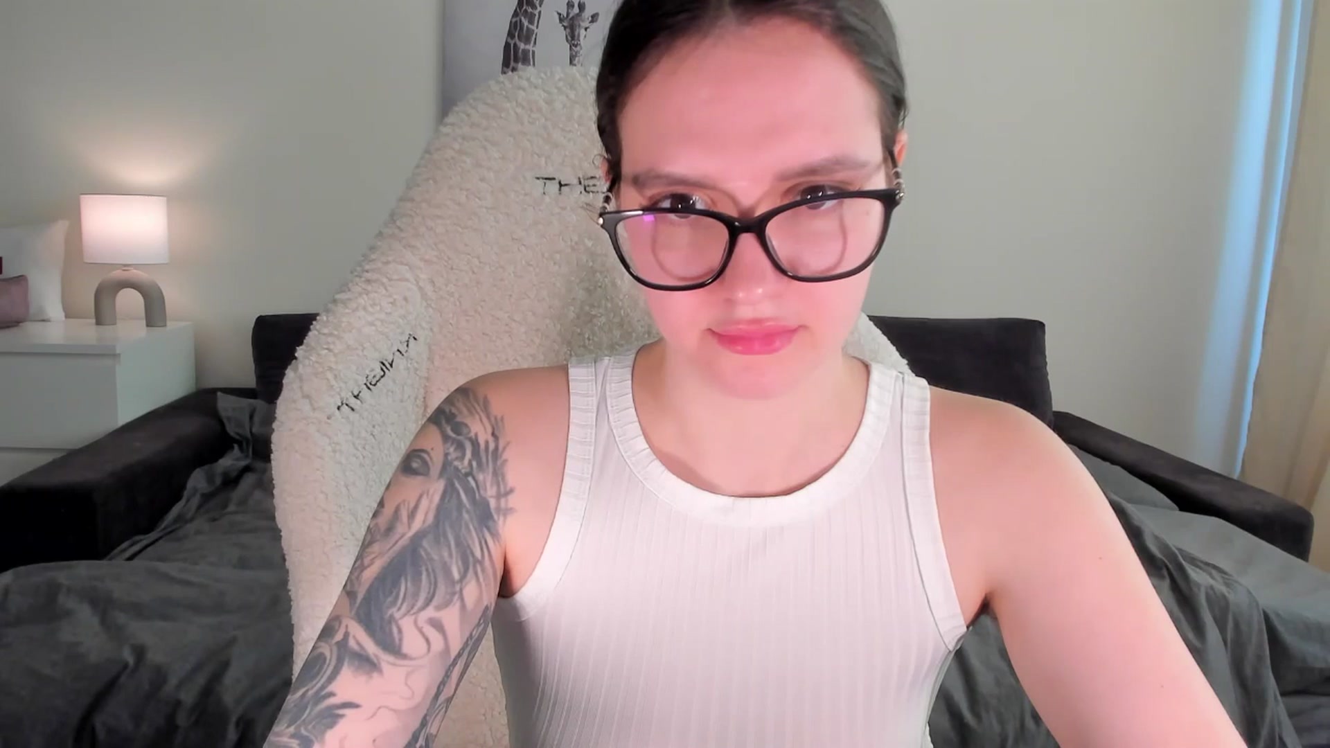 Gallery image thumbnail from sonia_moon's myfreecams stream on, 03/24/2025, 06:46 image 6 of 20