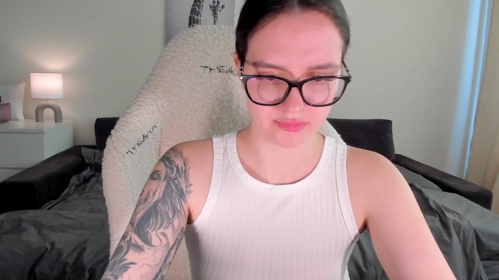 Gallery image thumbnail from sonia_moon's myfreecams stream on, 03/24/2025, 06:46 image 5 of 20