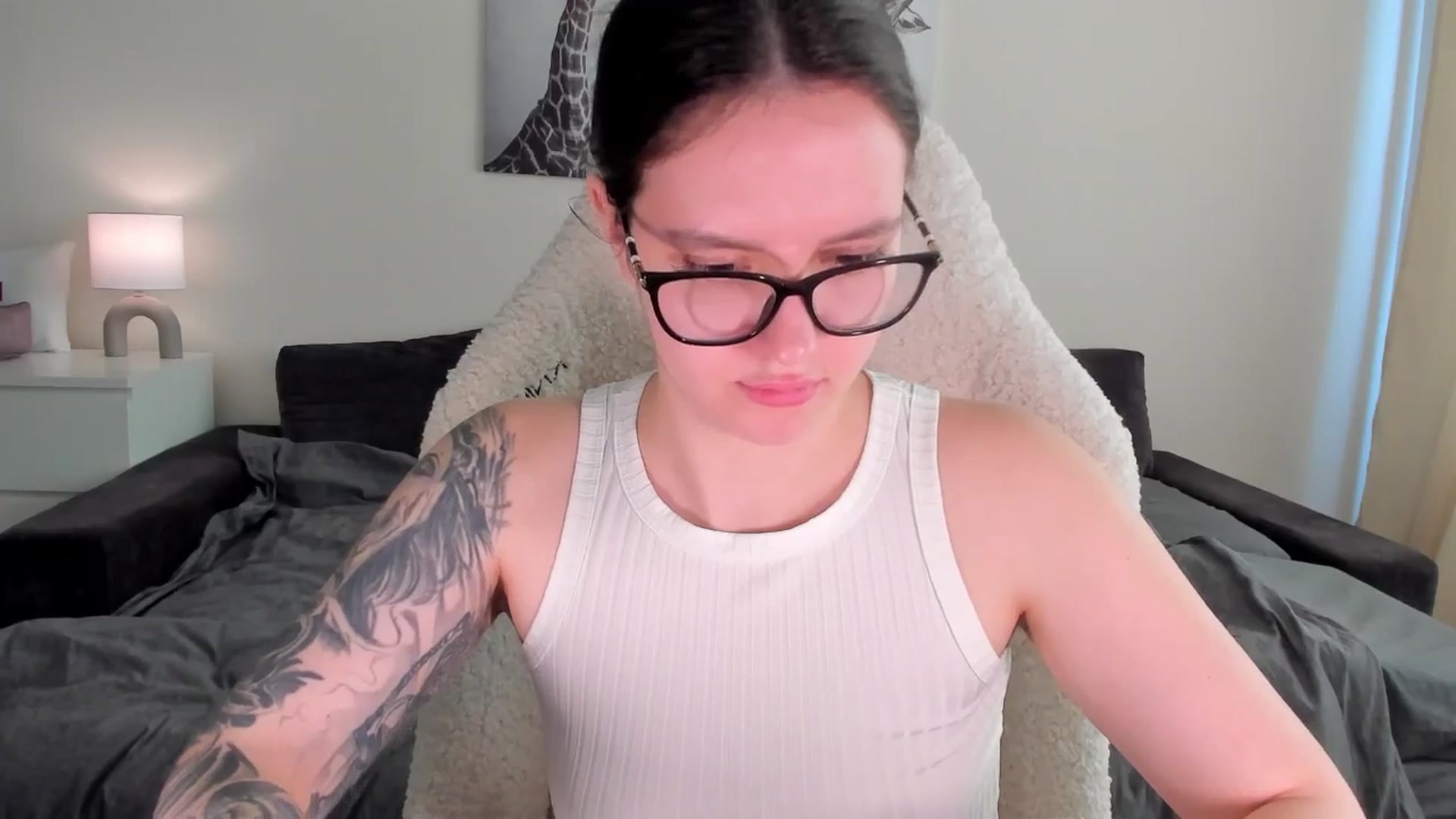 Gallery image thumbnail from sonia_moon's myfreecams stream on, 03/24/2025, 07:43 image 9 of 20