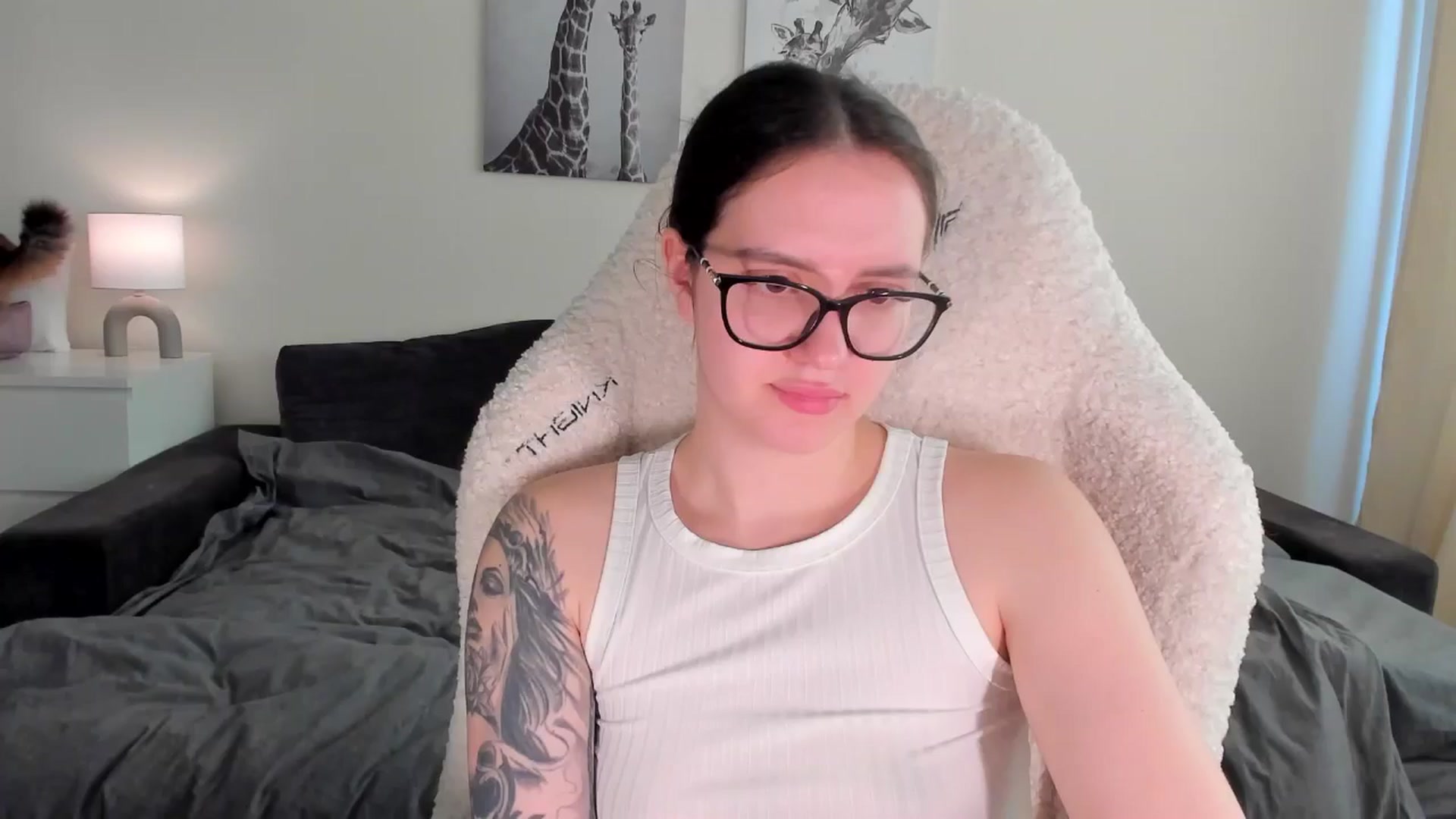 Gallery image thumbnail from sonia_moon's myfreecams stream on, 03/24/2025, 07:43 image 1 of 20
