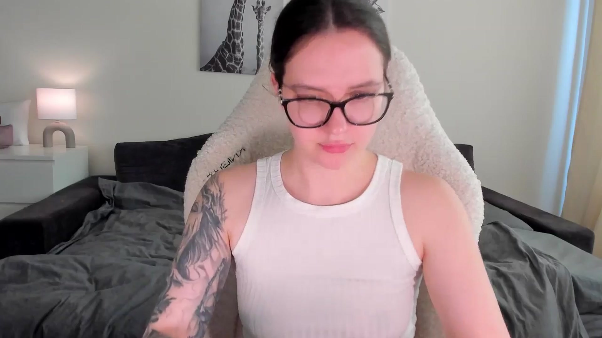 Gallery image thumbnail from sonia_moon's myfreecams stream on, 03/24/2025, 07:43 image 12 of 20