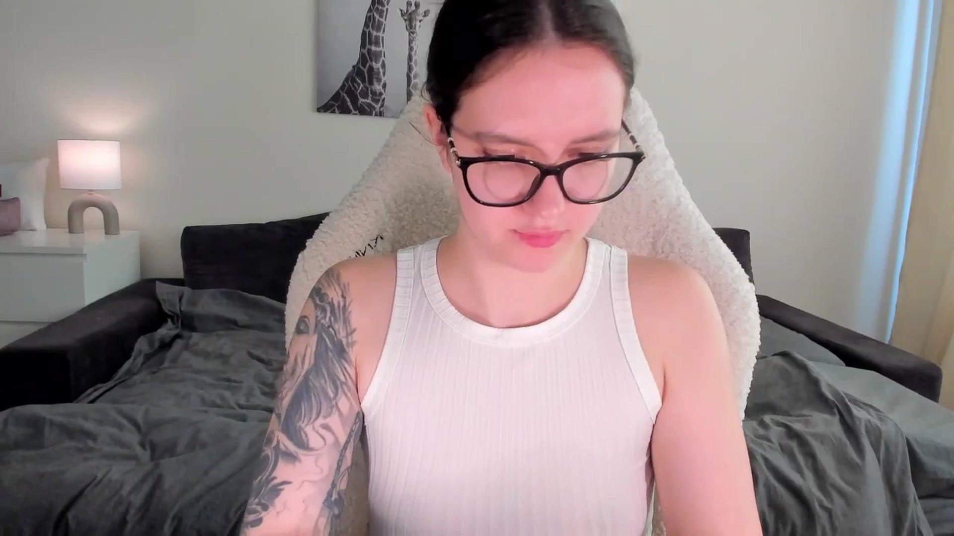 Gallery image thumbnail from sonia_moon's myfreecams stream on, 03/24/2025, 07:43 image 14 of 20