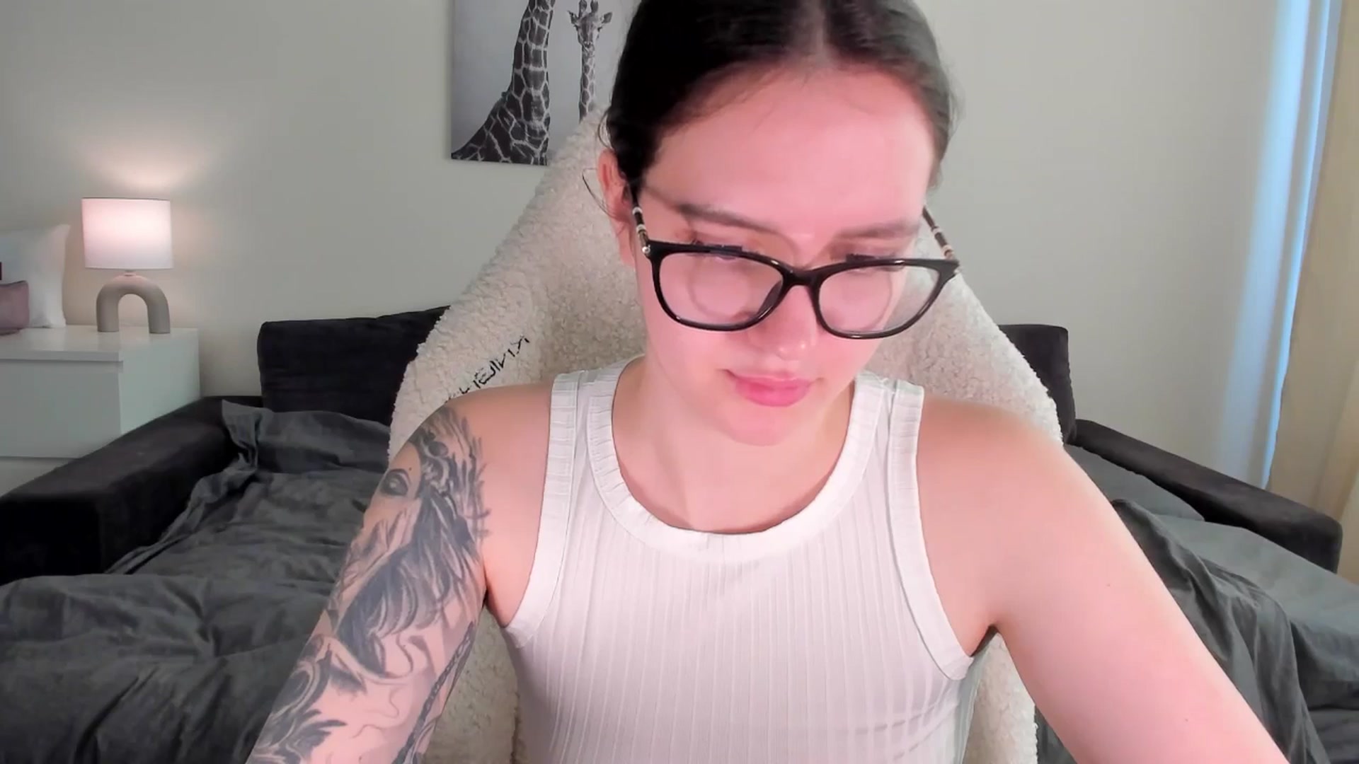 Gallery image thumbnail from sonia_moon's myfreecams stream on, 03/24/2025, 07:43 image 7 of 20