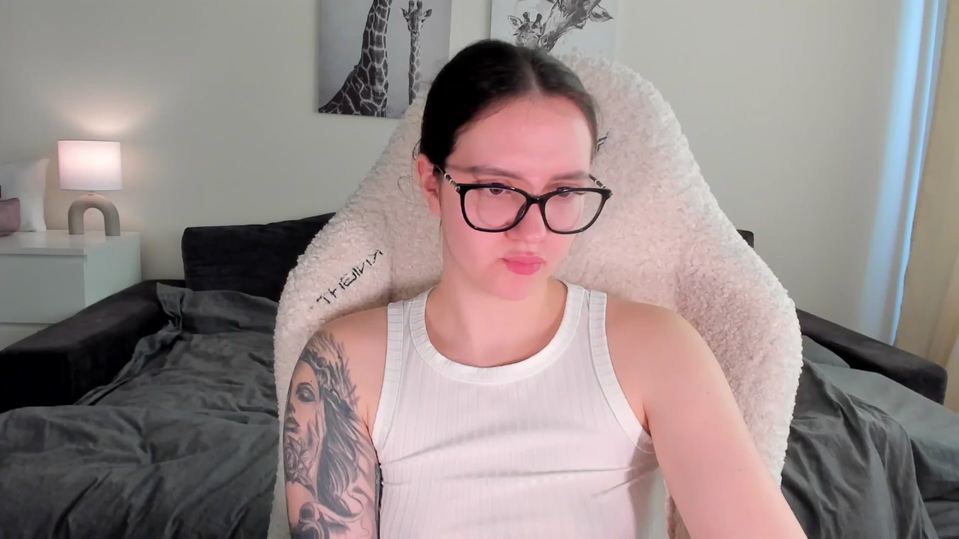 Gallery image thumbnail from sonia_moon's myfreecams stream on, 03/24/2025, 07:43 image 2 of 20