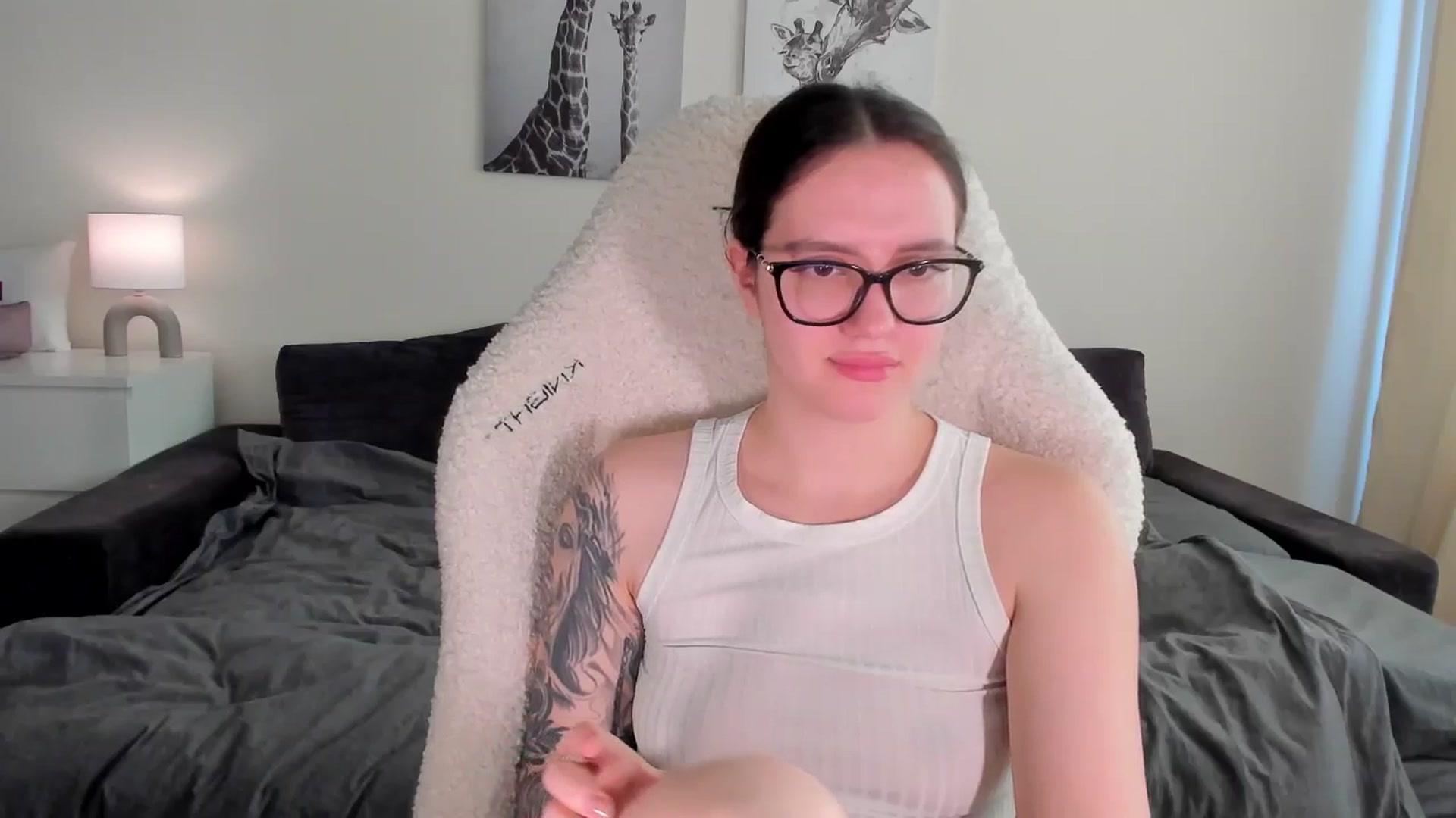Gallery image thumbnail from sonia_moon's myfreecams stream on, 03/24/2025, 07:43 image 6 of 20