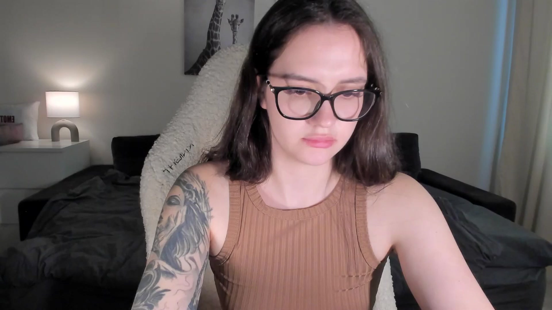 Gallery image thumbnail from sonia_moon's myfreecams stream on, 03/25/2025, 05:46 image 6 of 20