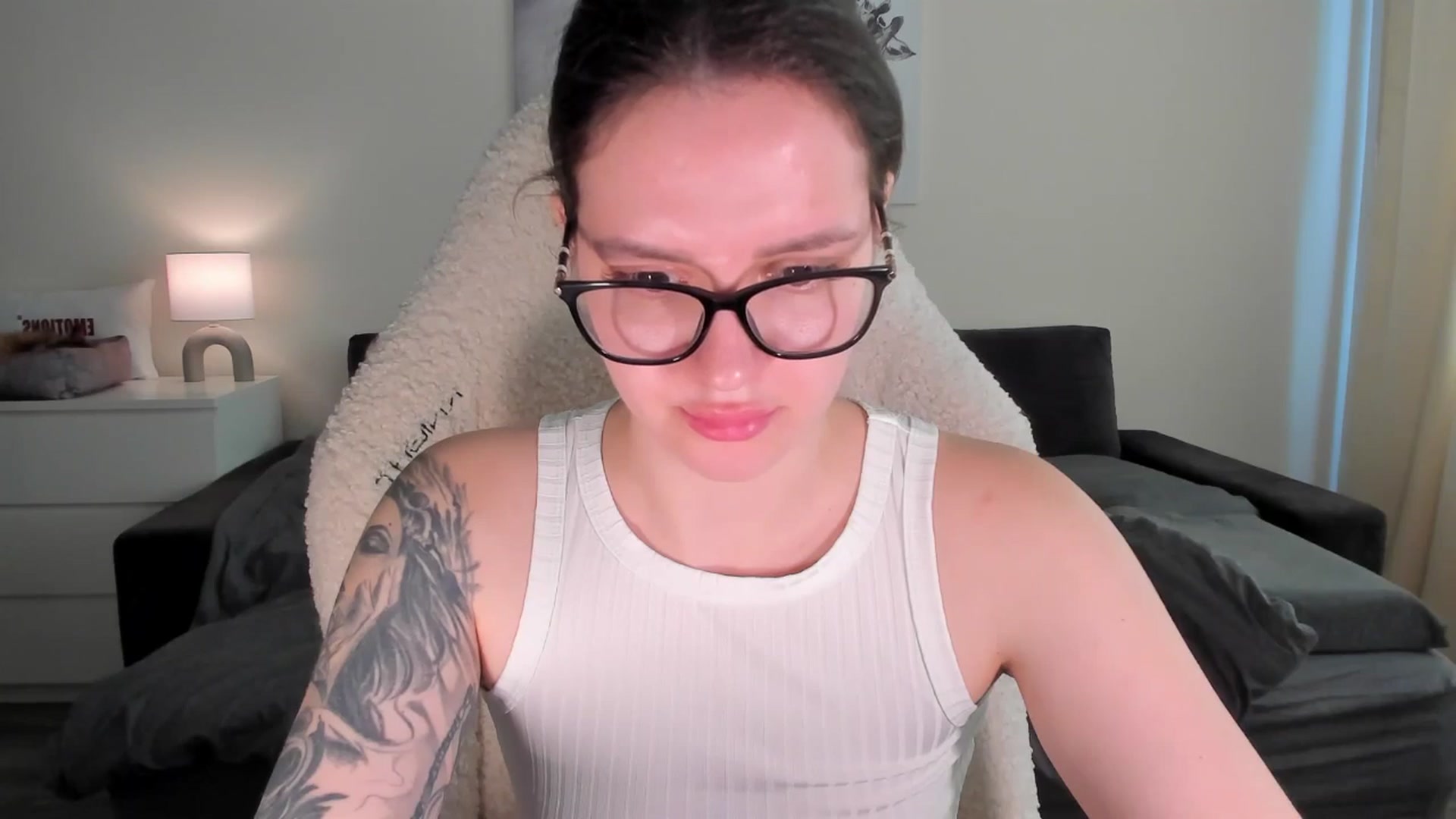 Gallery image thumbnail from sonia_moon's myfreecams stream on, 03/31/2025, 07:03 image 3 of 20