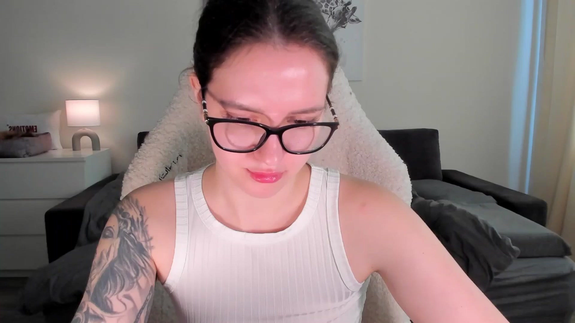 Gallery image thumbnail from sonia_moon's myfreecams stream on, 03/31/2025, 07:03 image 4 of 20