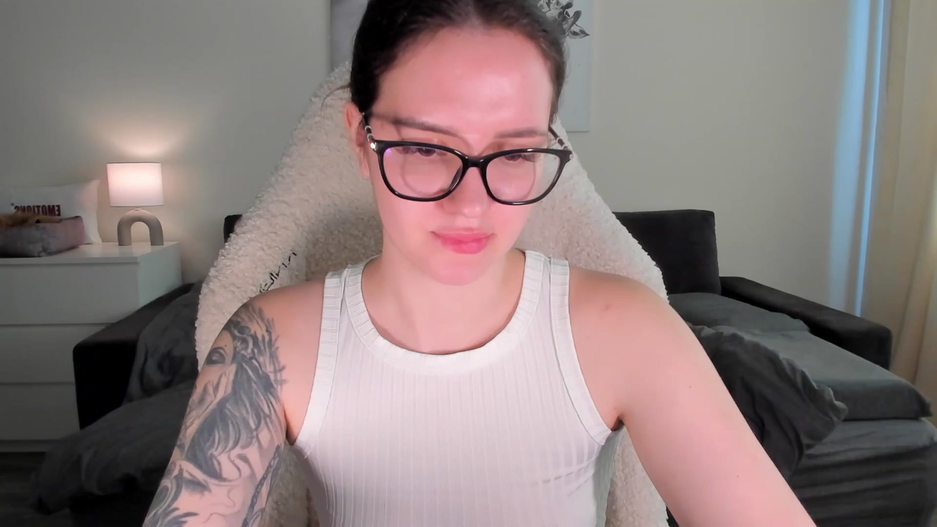 Gallery image thumbnail from sonia_moon's myfreecams stream on, 03/31/2025, 07:03 image 1 of 20