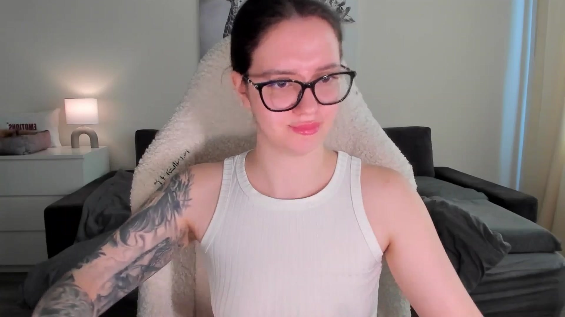 Gallery image thumbnail from sonia_moon's myfreecams stream on, 03/31/2025, 07:03 image 5 of 20