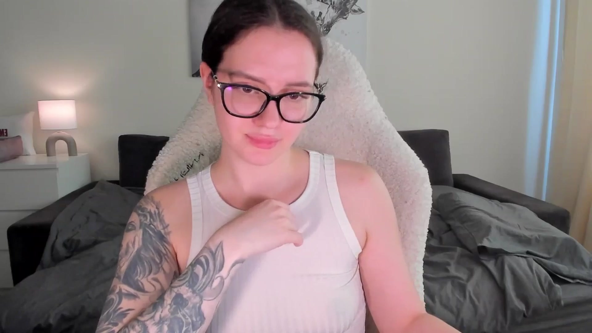 Gallery image thumbnail from sonia_moon's myfreecams stream on, 03/31/2025, 07:35 image 13 of 20