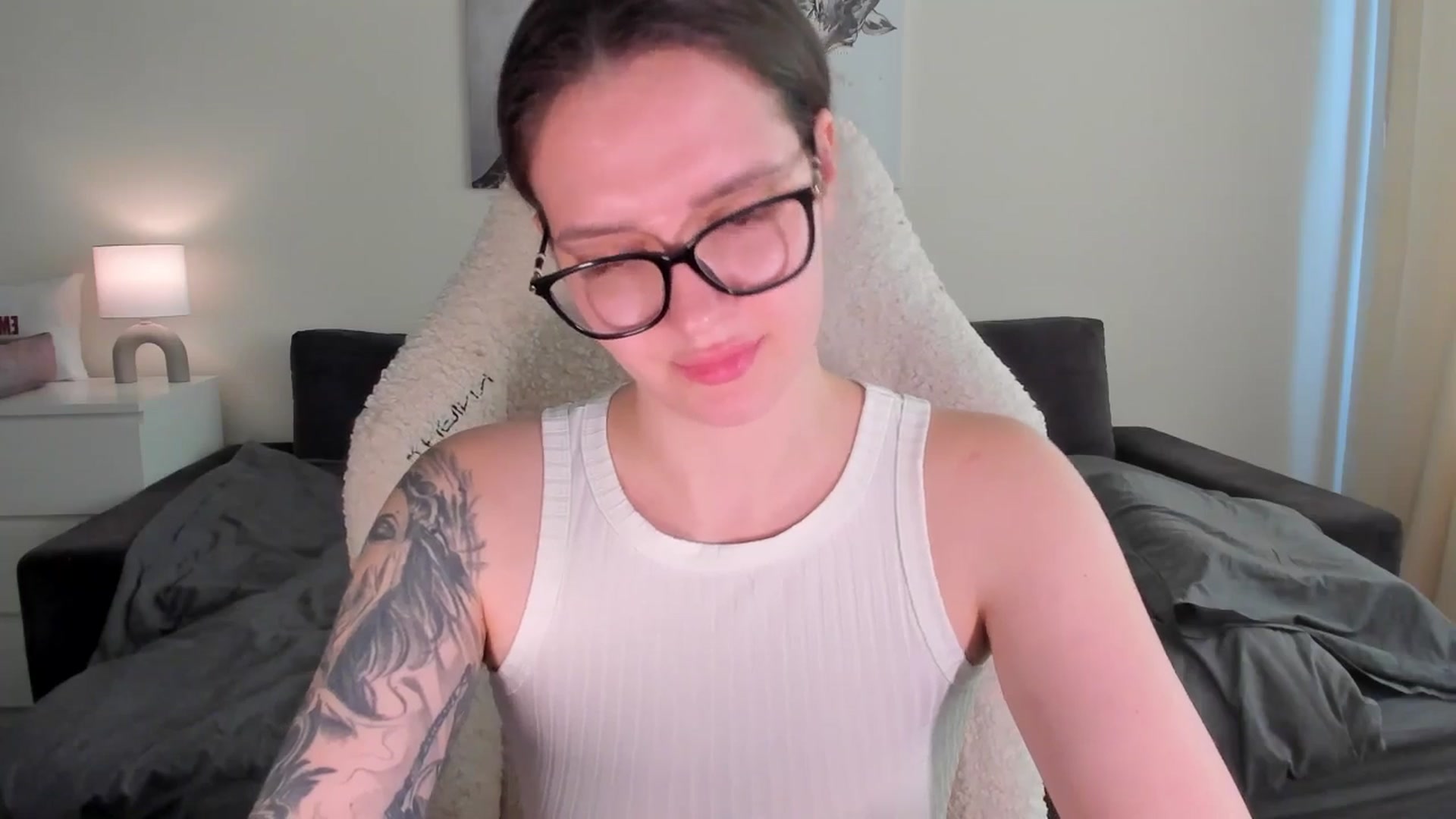 Gallery image thumbnail from sonia_moon's myfreecams stream on, 03/31/2025, 07:35 image 19 of 20