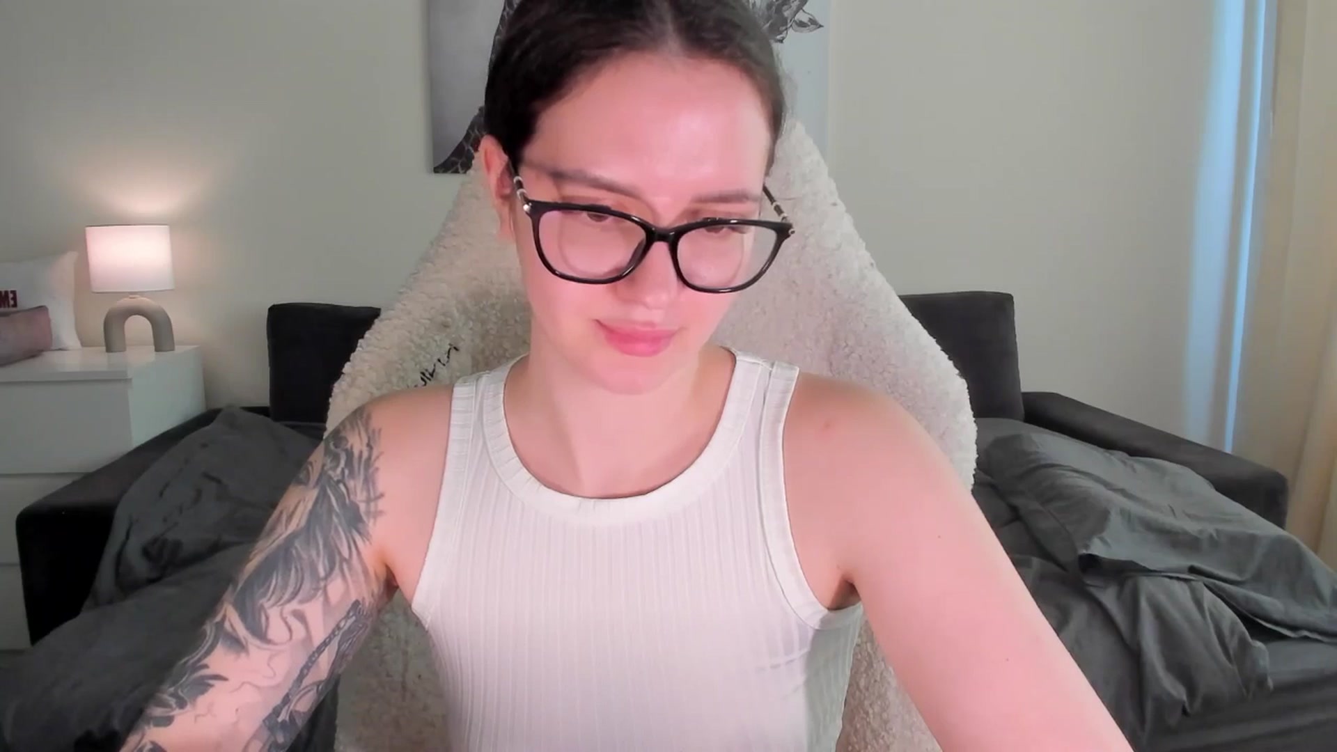 Gallery image thumbnail from sonia_moon's myfreecams stream on, 03/31/2025, 07:35 image 16 of 20