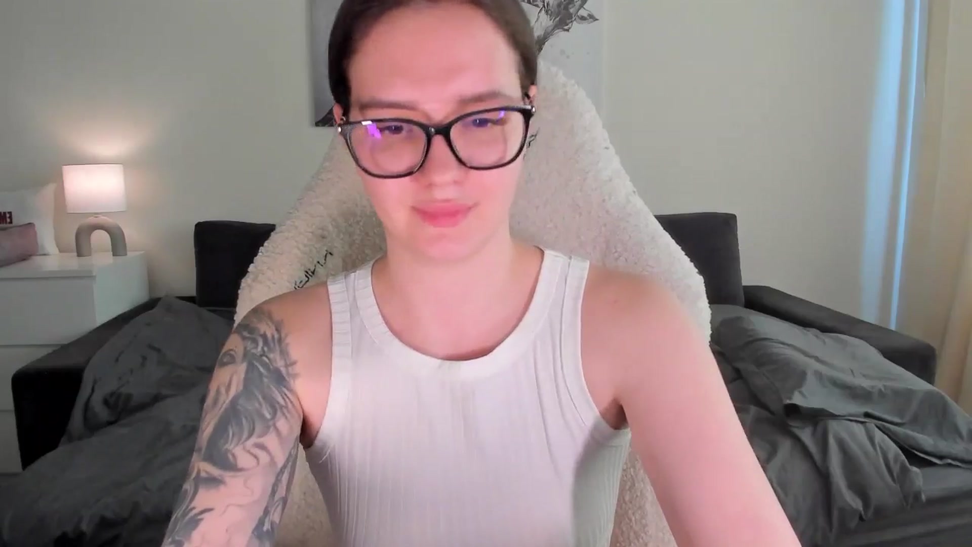 Gallery image thumbnail from sonia_moon's myfreecams stream on, 03/31/2025, 07:35 image 14 of 20