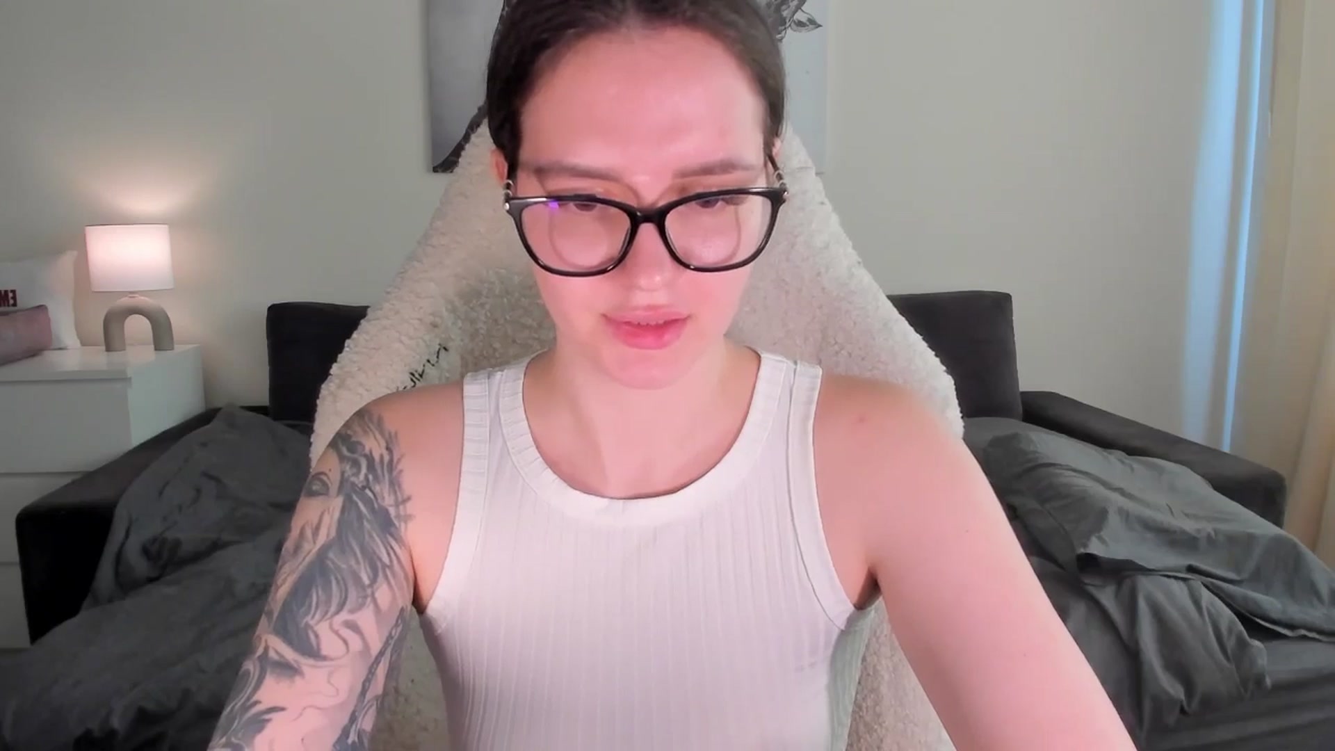 Gallery image thumbnail from sonia_moon's myfreecams stream on, 03/31/2025, 07:35 image 20 of 20