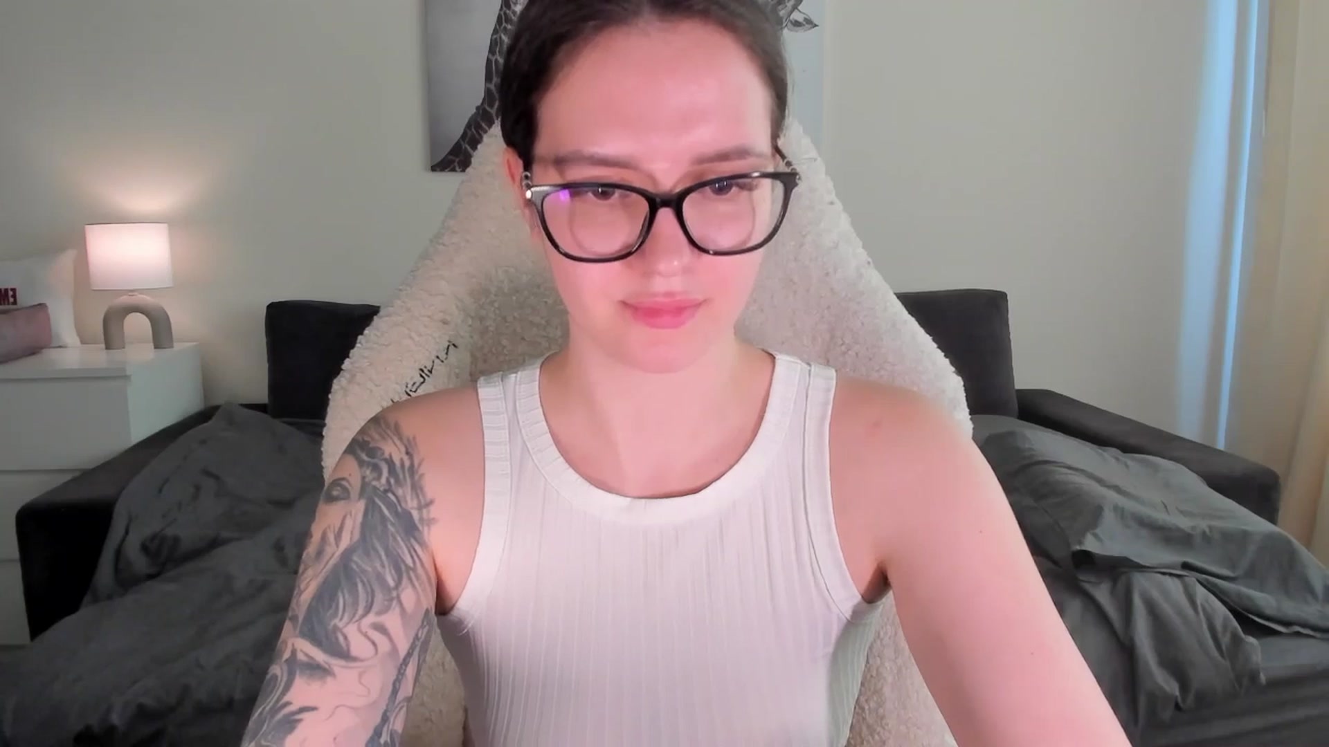 Gallery image thumbnail from sonia_moon's myfreecams stream on, 03/31/2025, 07:35 image 17 of 20