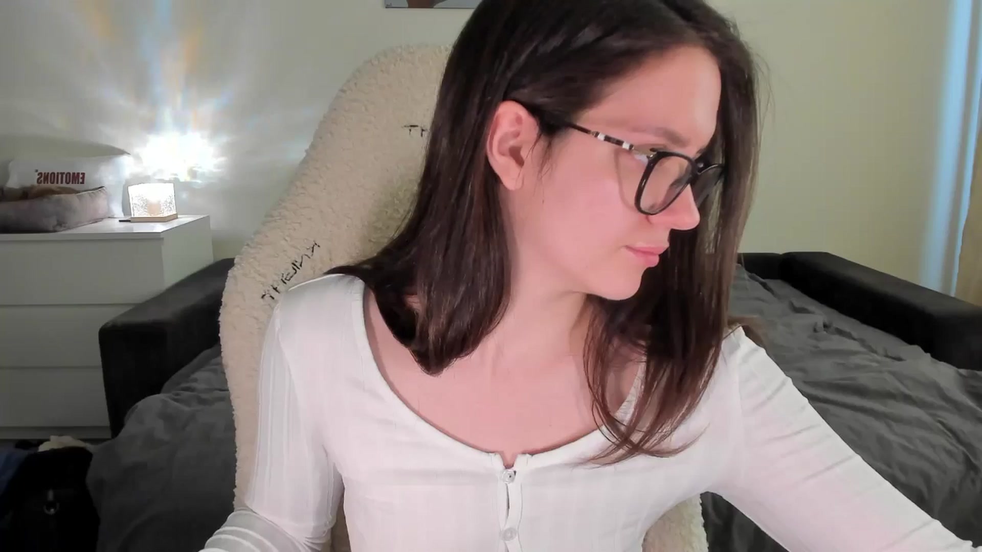 Gallery image thumbnail from sonia_moon's myfreecams stream on, 04/10/2025, 07:48 image 6 of 20