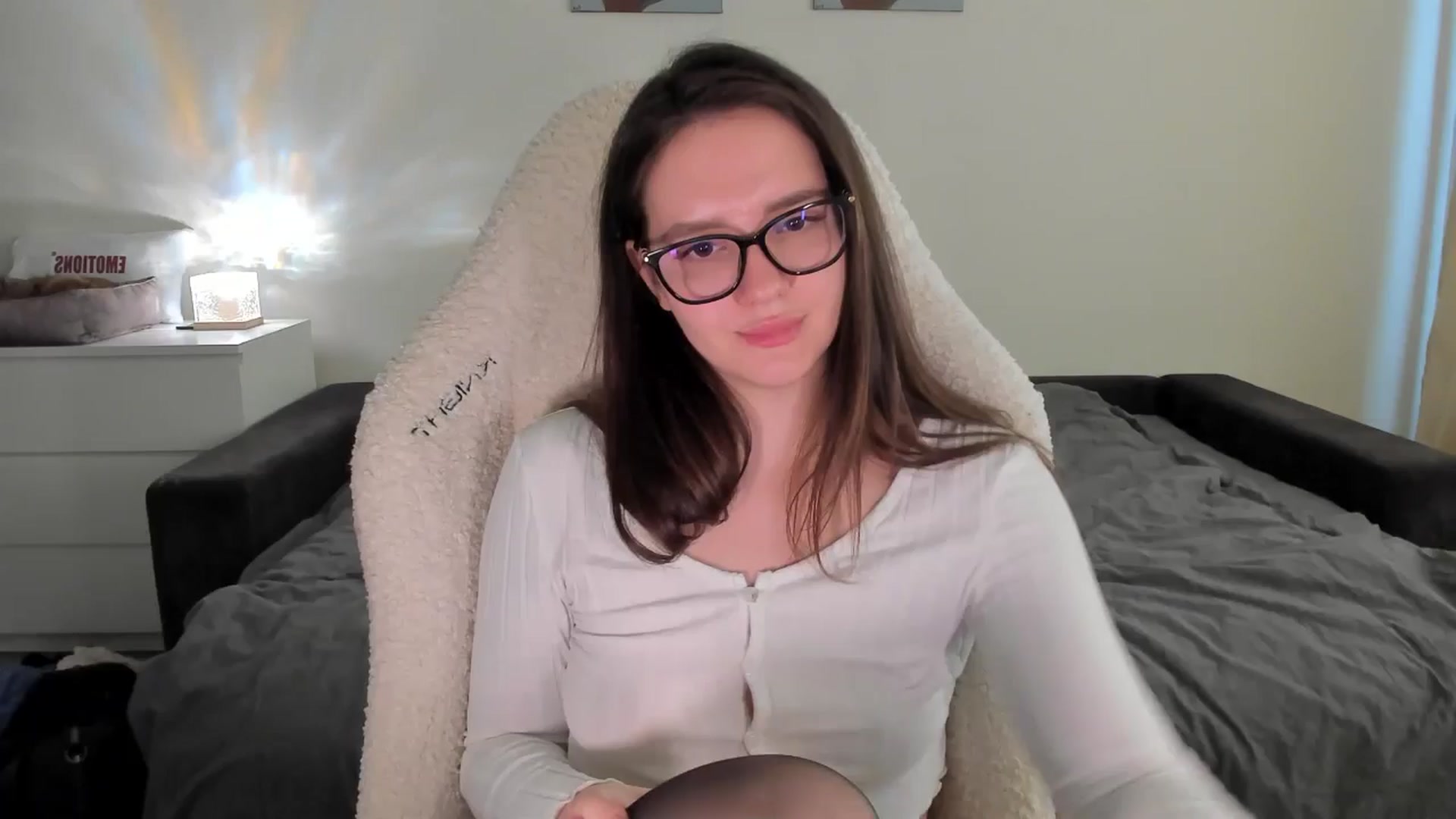 Gallery image thumbnail from sonia_moon's myfreecams stream on, 04/10/2025, 07:48 image 9 of 20