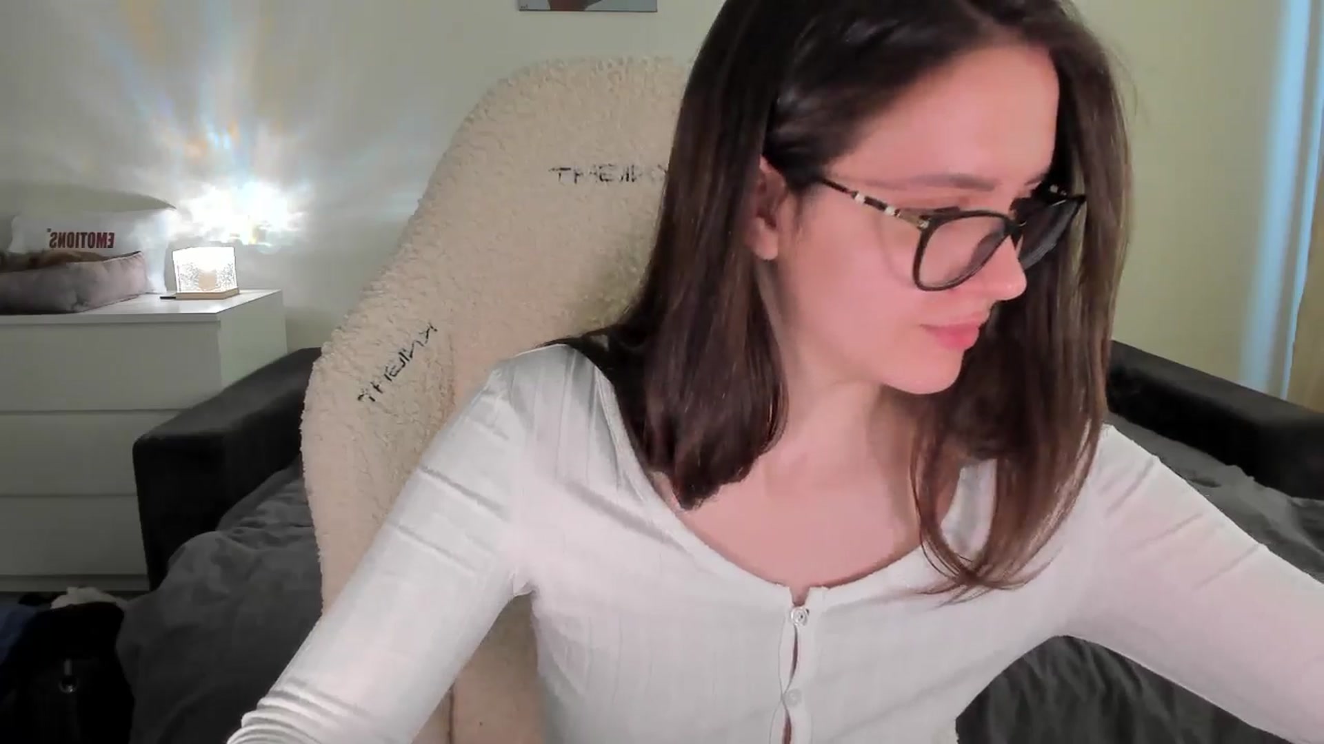Gallery image thumbnail from sonia_moon's myfreecams stream on, 04/10/2025, 07:48 image 8 of 20