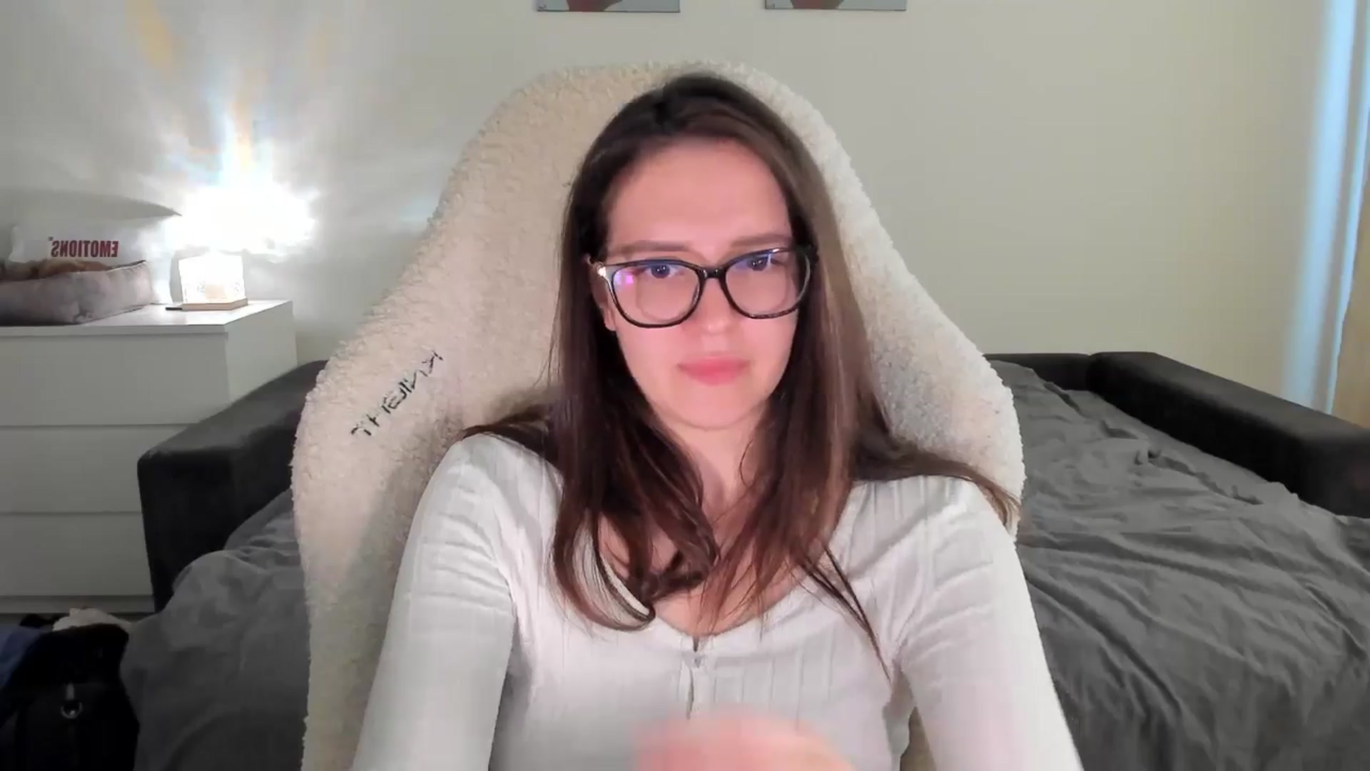Gallery image thumbnail from sonia_moon's myfreecams stream on, 04/10/2025, 07:48 image 19 of 20